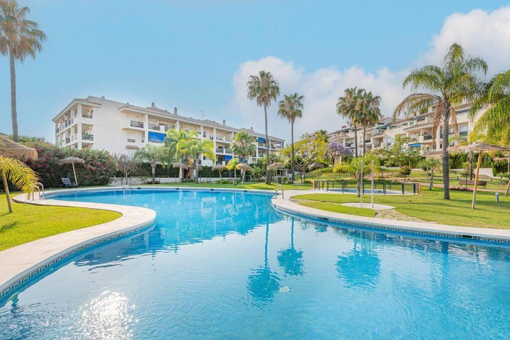 Apartamento Flat -puerto Banus -6 A 8 Persons-pool-parking Marbella