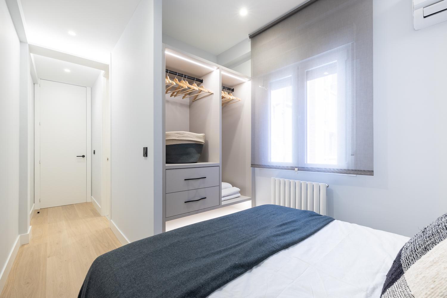 Apartamento Gran Via I Calle De Silva 2br 2bh Madrid