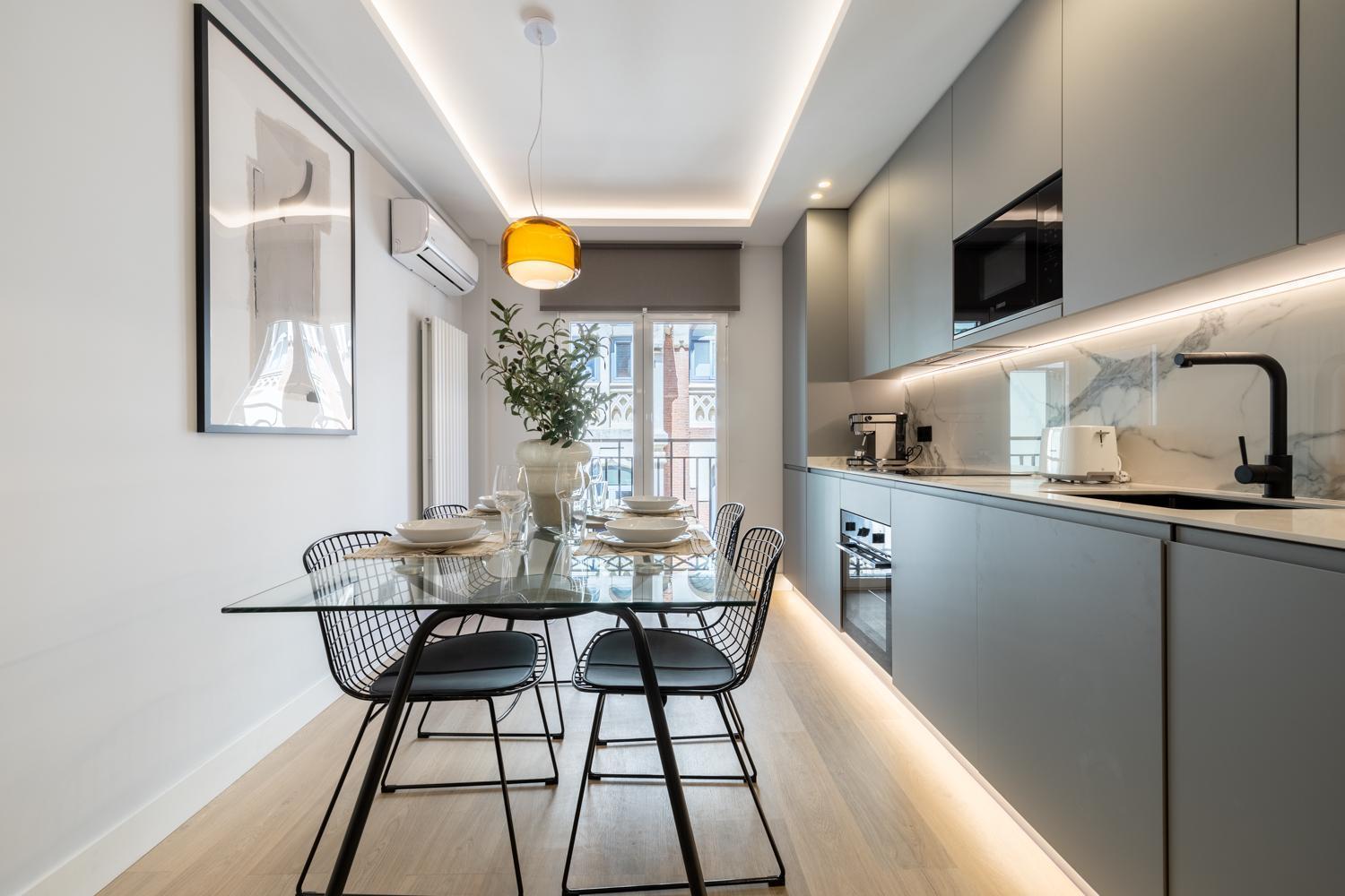 Gran Via I Calle De Silva 2br 2bh Apartamento Madrid
