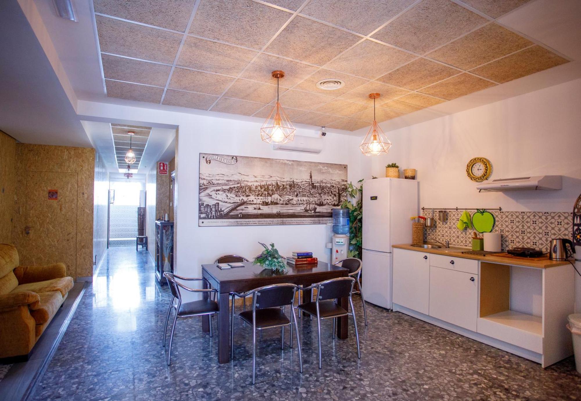 Hostal Italica *