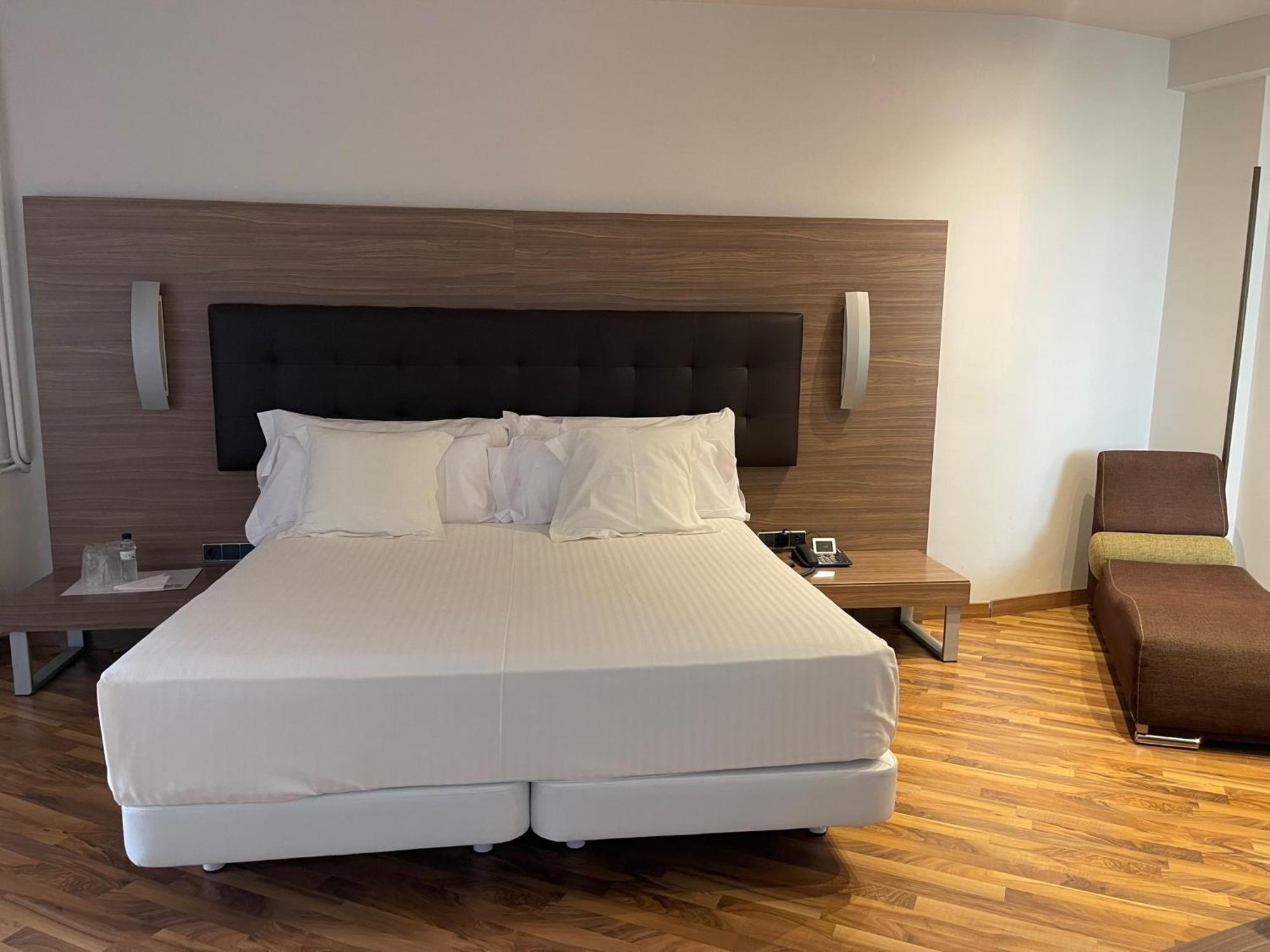 Bruc Hotel 3*