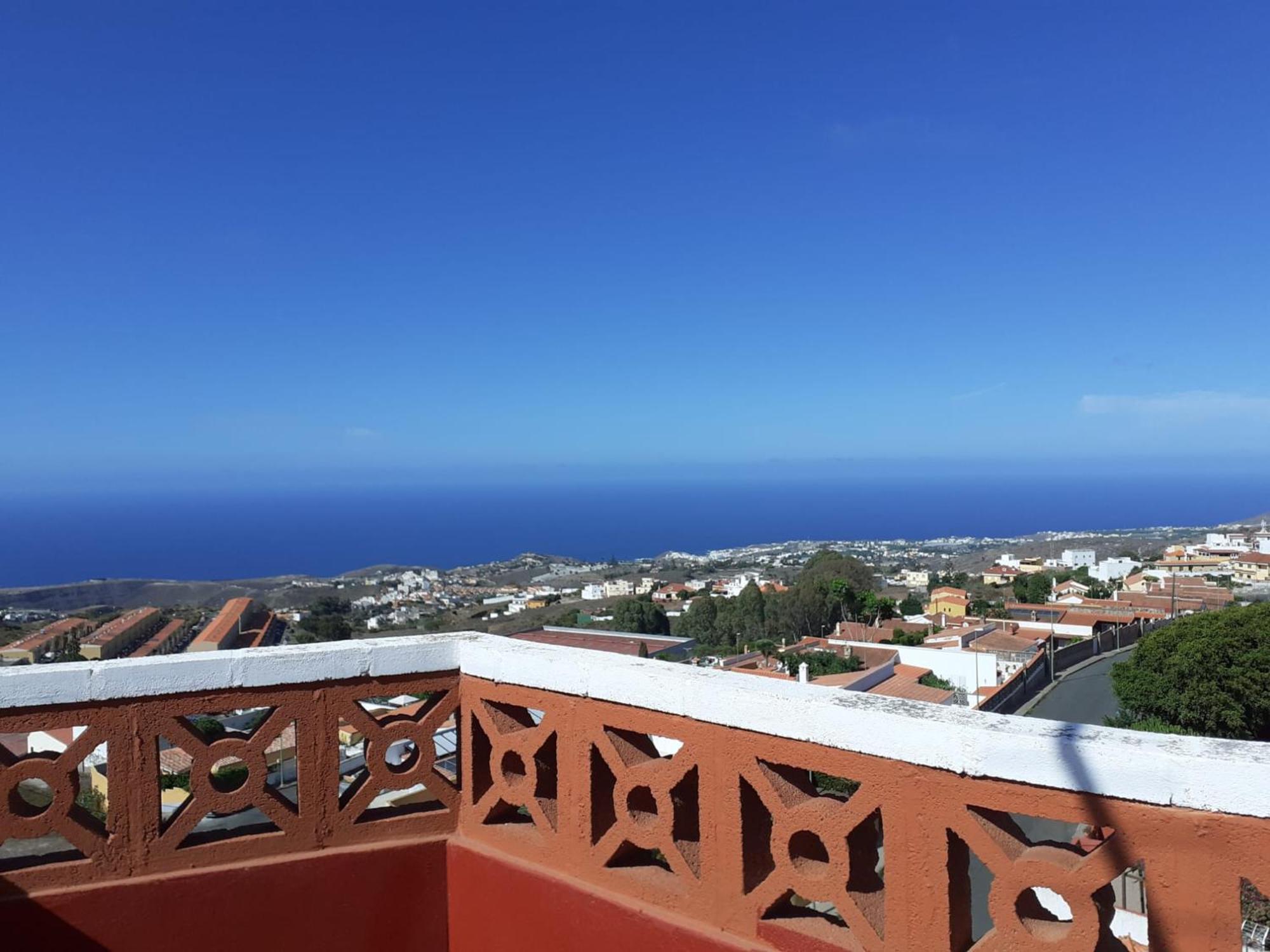Acoran Family Guests House With Included Morning Yoga Practice Guest house Firgas