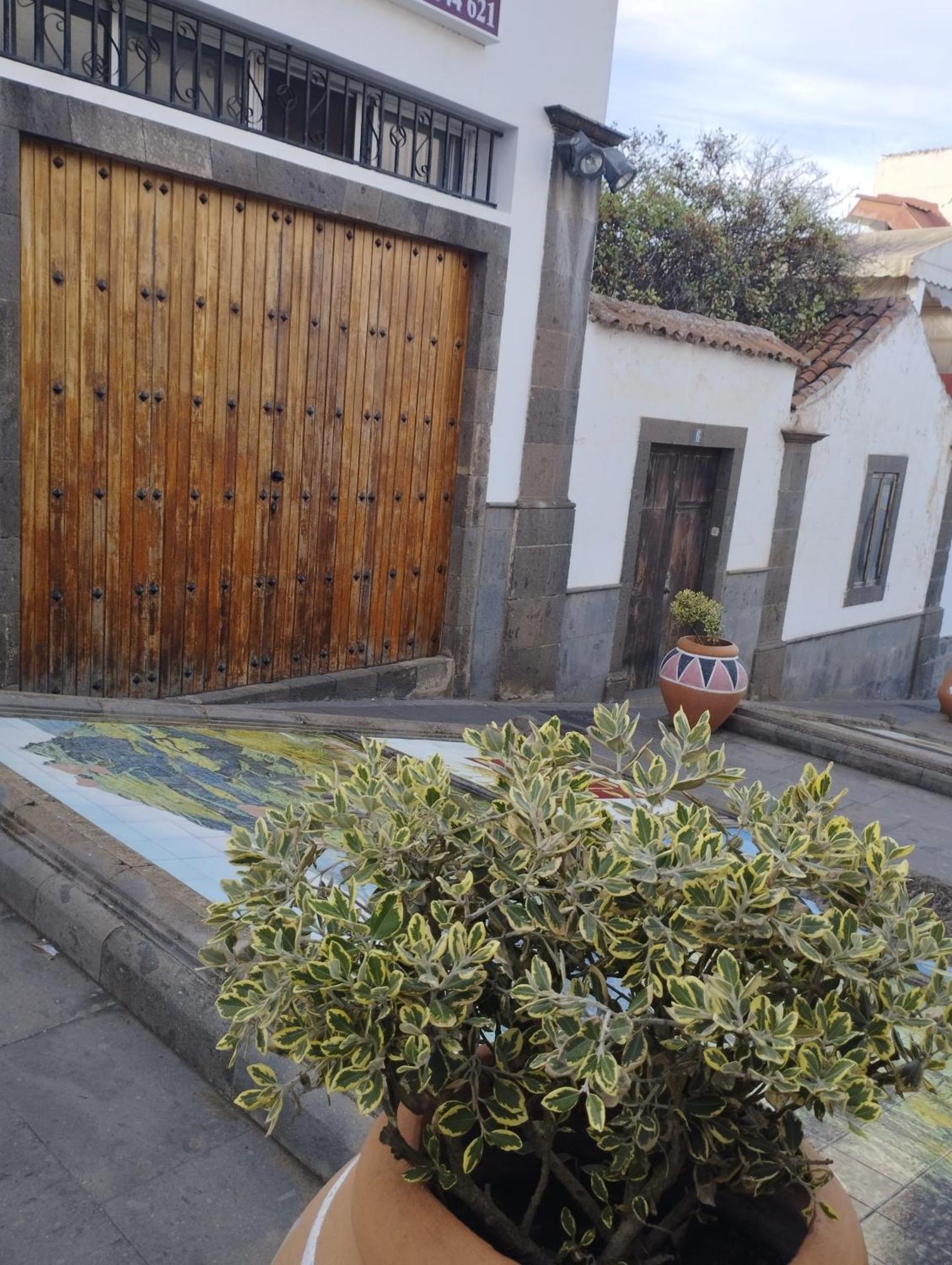 Acoran Family Guests House With Included Morning Yoga Practice Guest house Firgas