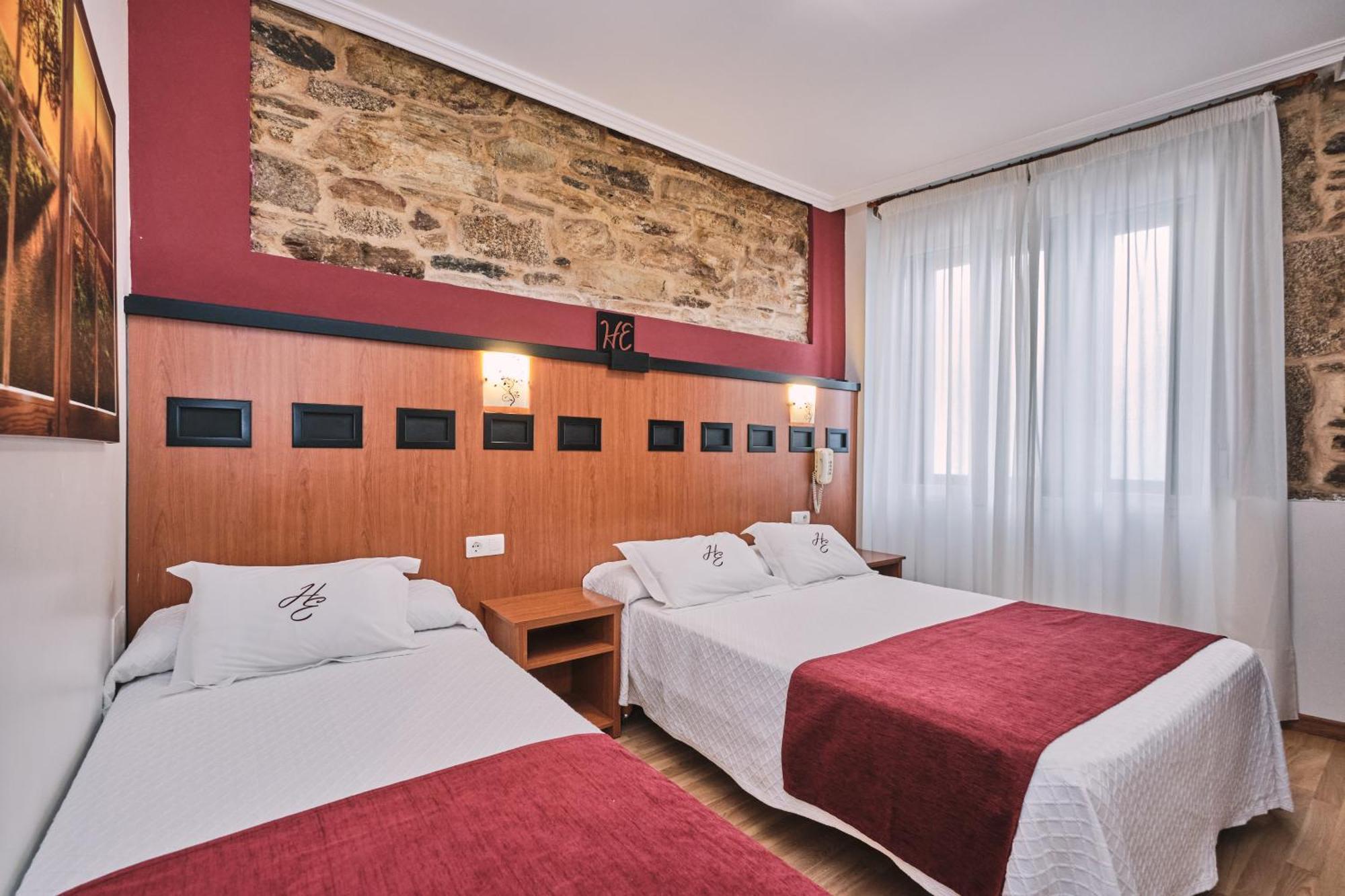 Entrecercas Hotel