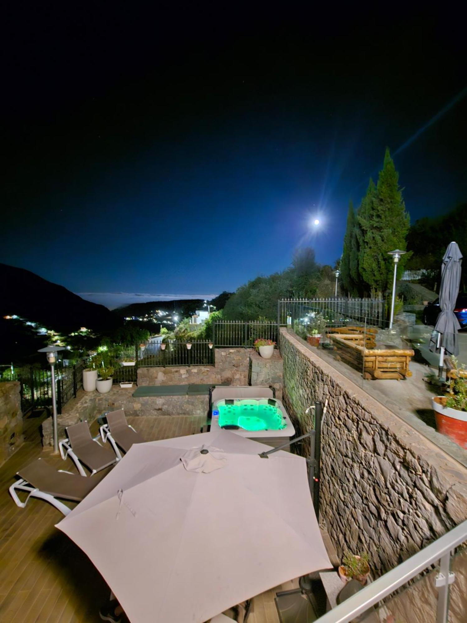 Mogarén: Jacuzzi&beautiful Views Bed and breakfast Vega de San Mateo