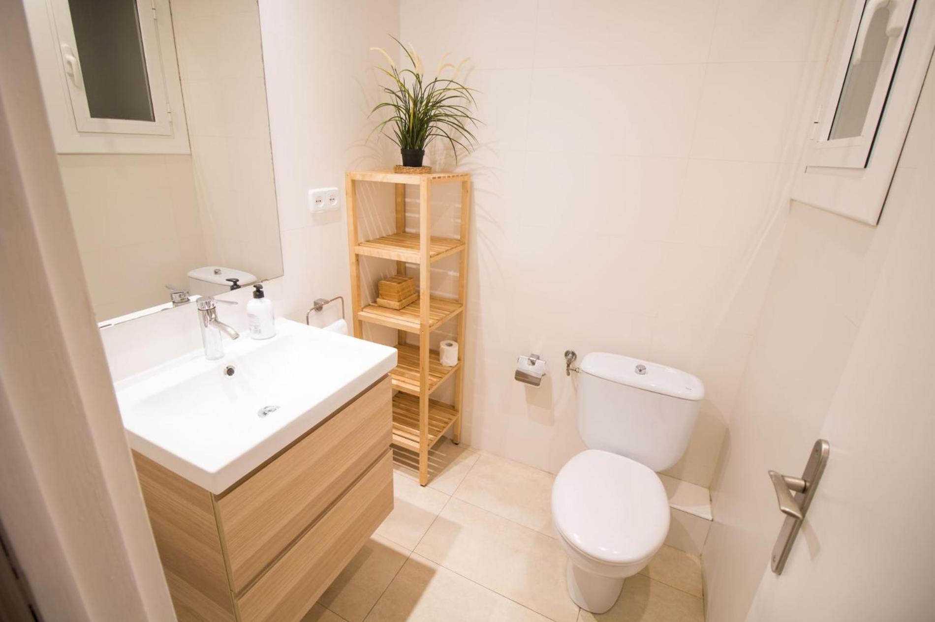 For 6 People, Equipped And Confortable Apartment