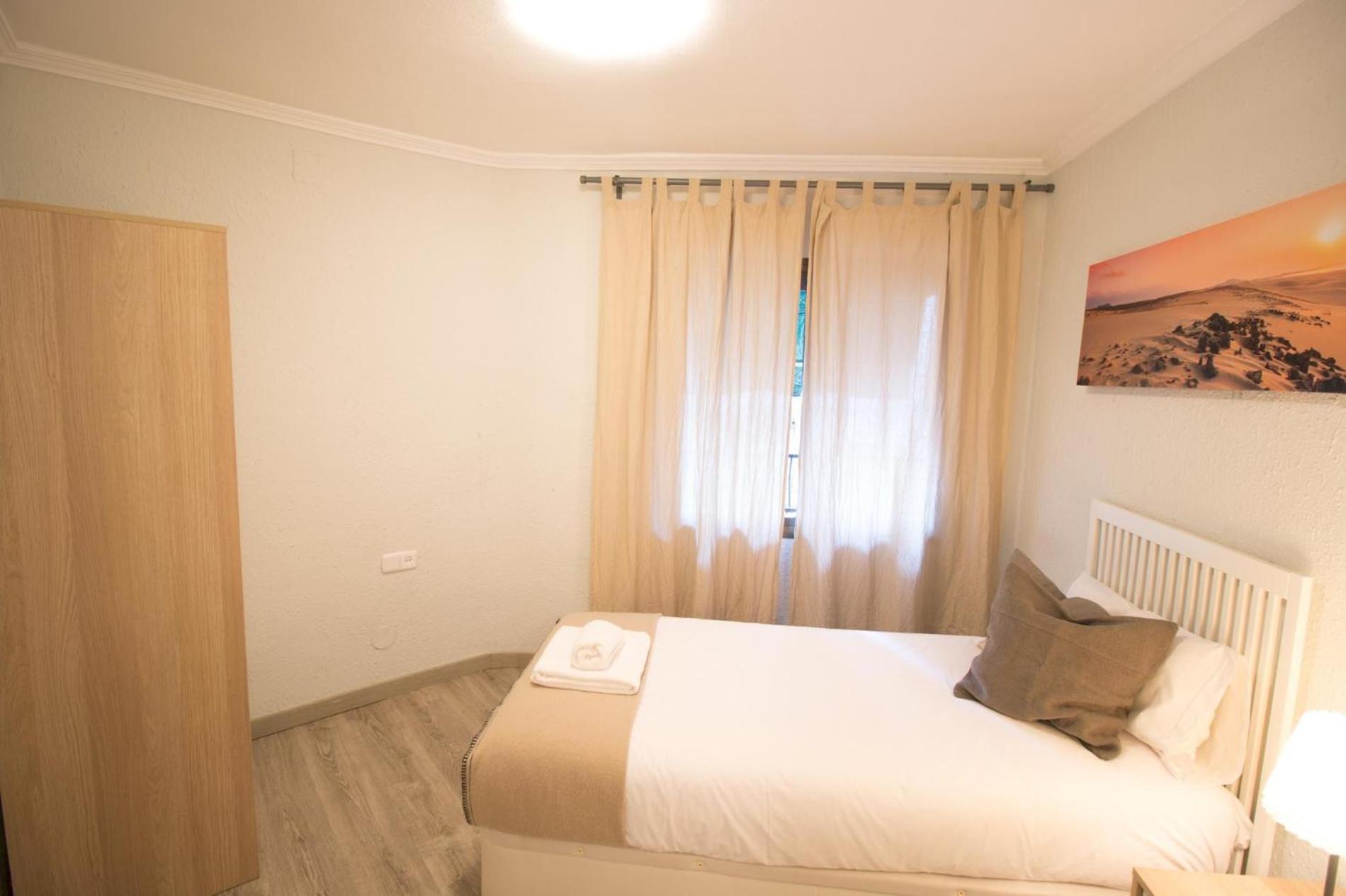 For 6 People, Equipped And Confortable * L'Hospitalet de Llobregat