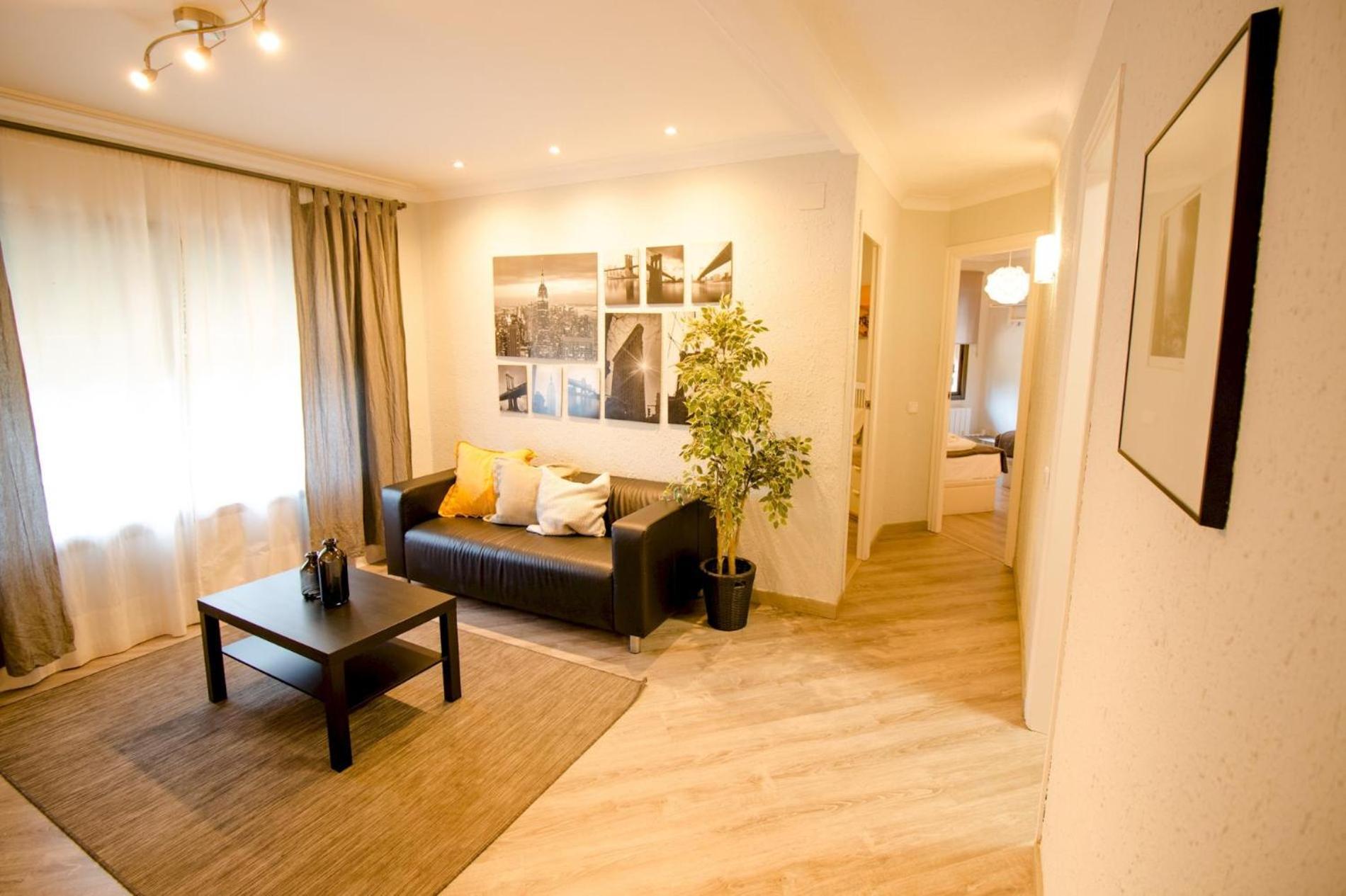 For 6 People, Equipped And Confortable * L'Hospitalet de Llobregat