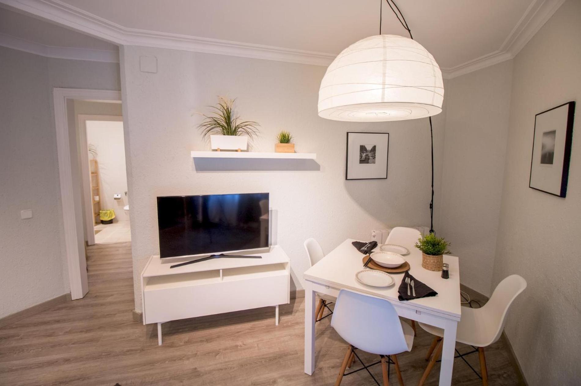 For 6 People, Equipped And Confortable Apartamento *