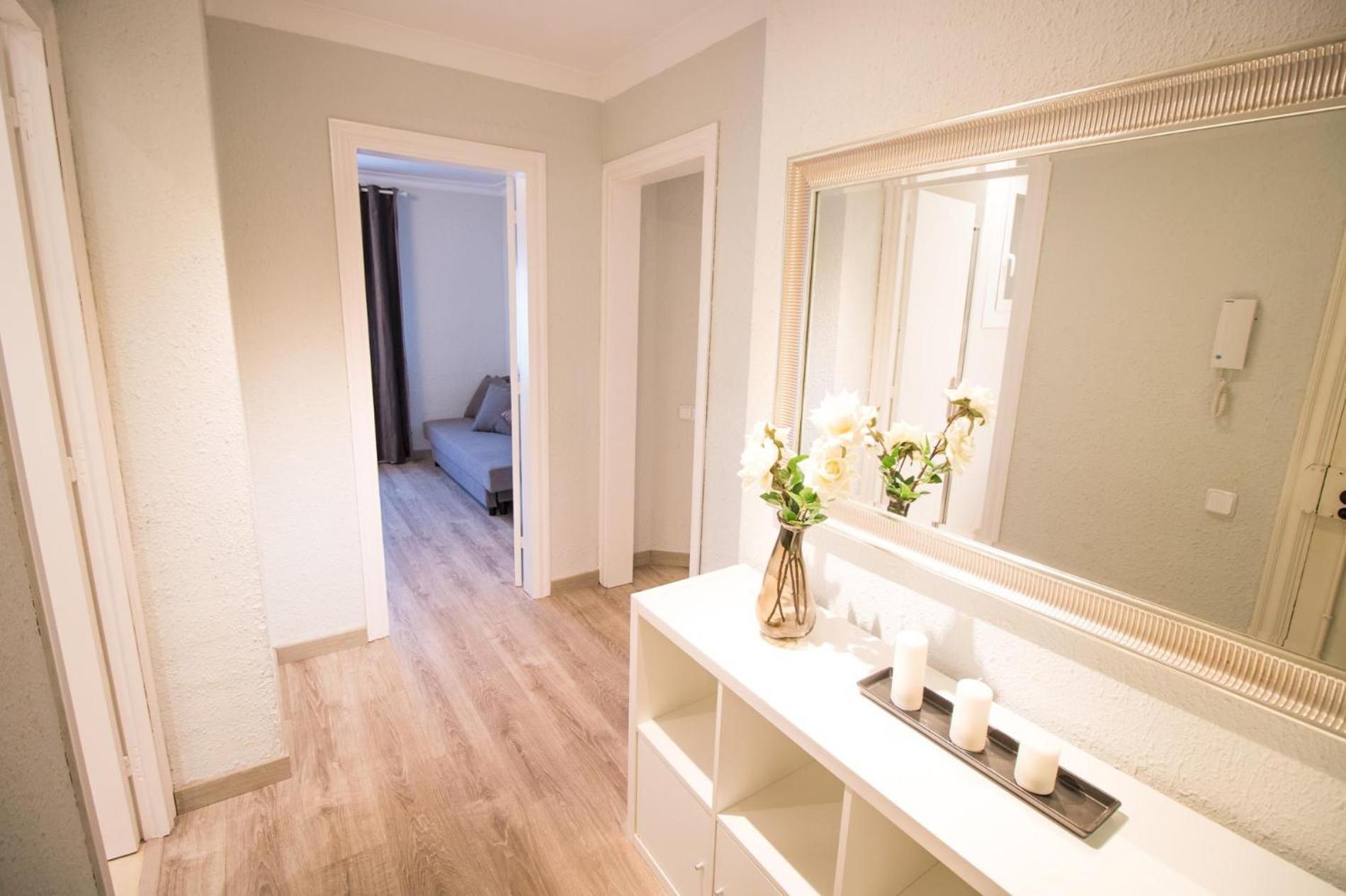 For 6 People, Equipped And Confortable * L'Hospitalet de Llobregat