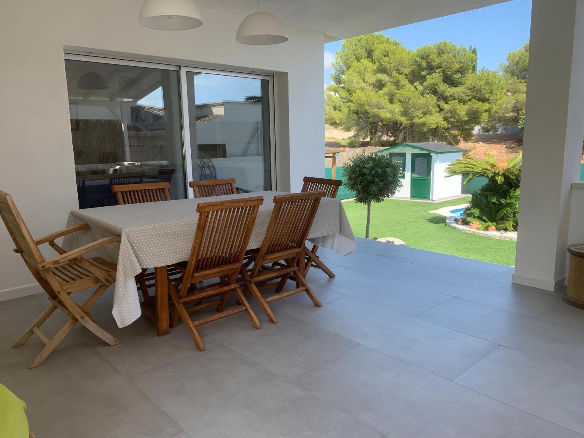 Сasa de vacaciones Big House With Swimming Pool