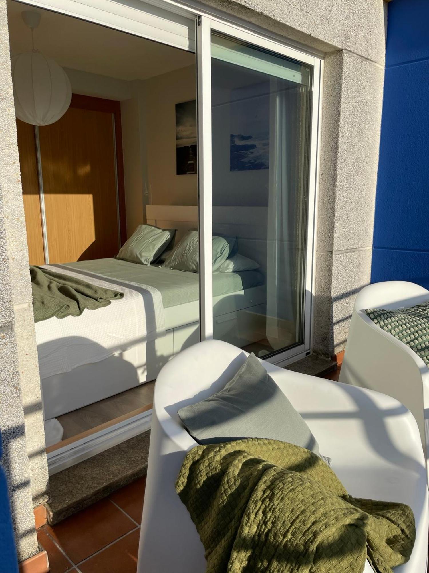 Apartamento Con Vistas Al Mar B3 Urb Puerto Azul *