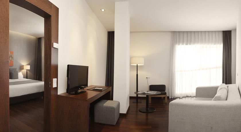 Carris Marineda 4* A Coruña
