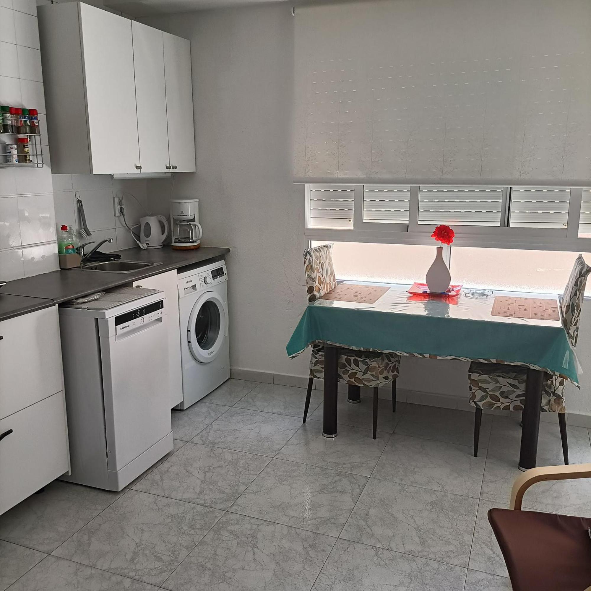 Apartamento / *