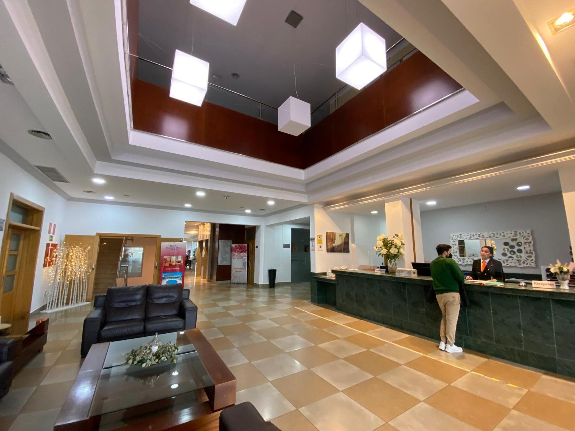 Hotel Montera Plaza Los Barrios