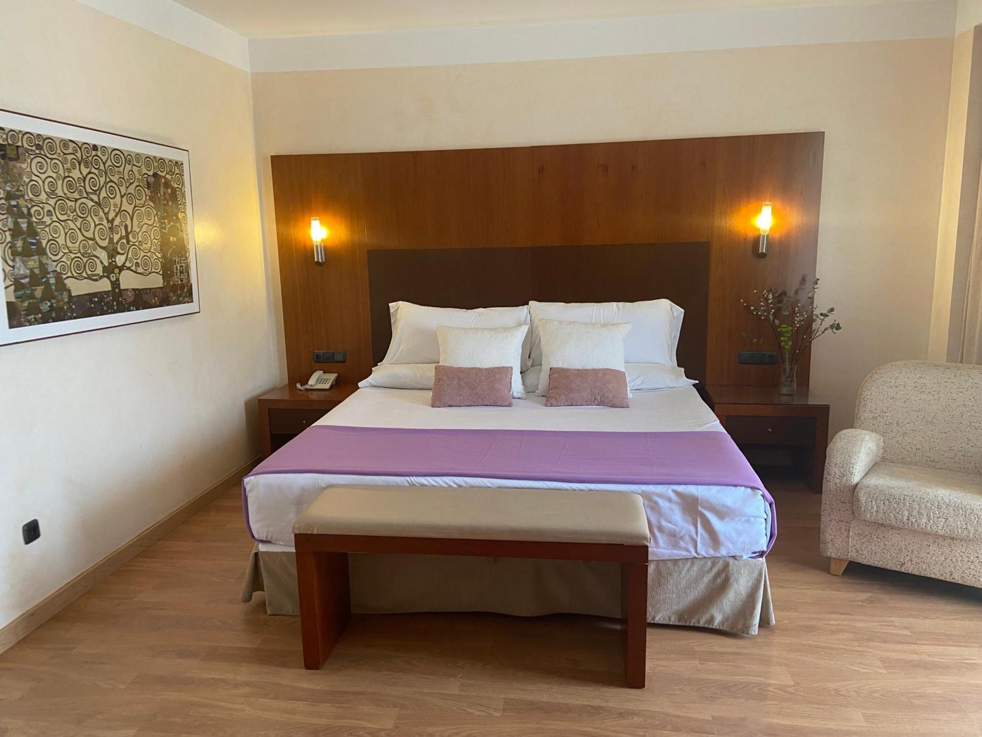 Montera Plaza Hotel Los Barrios