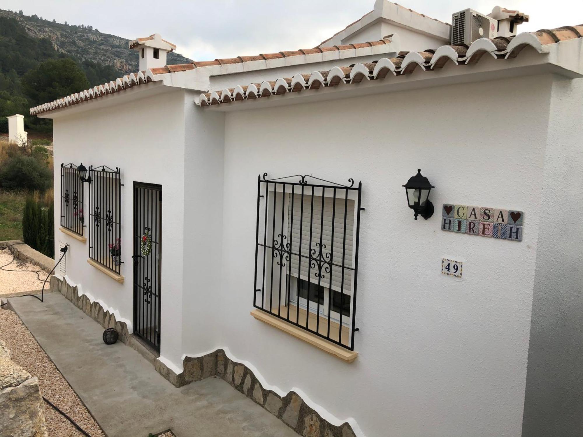 Stunning Mountain Views! Private With Fabulous Communal Pool! Сasa de vacaciones