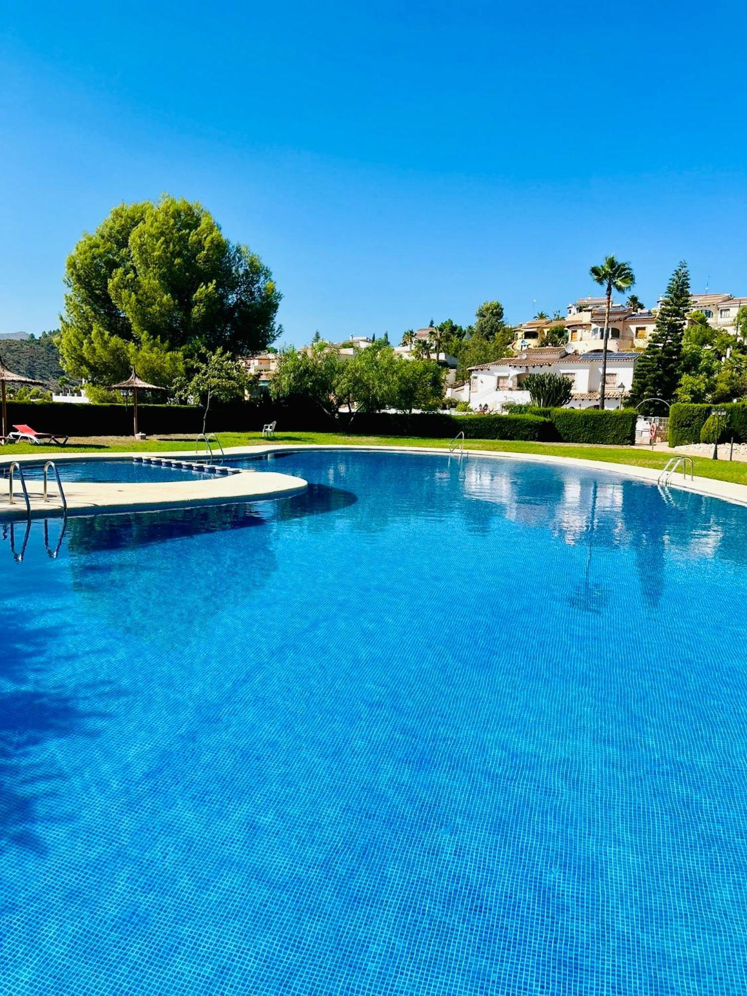 Stunning Mountain Views! Private With Fabulous Communal Pool! Сasa de vacaciones Murla