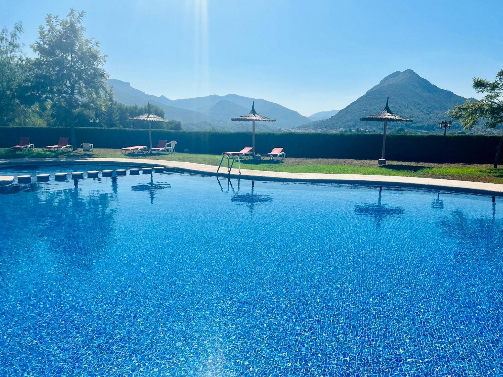 Сasa de vacaciones Stunning Mountain Views! Private With Fabulous Communal Pool! *
