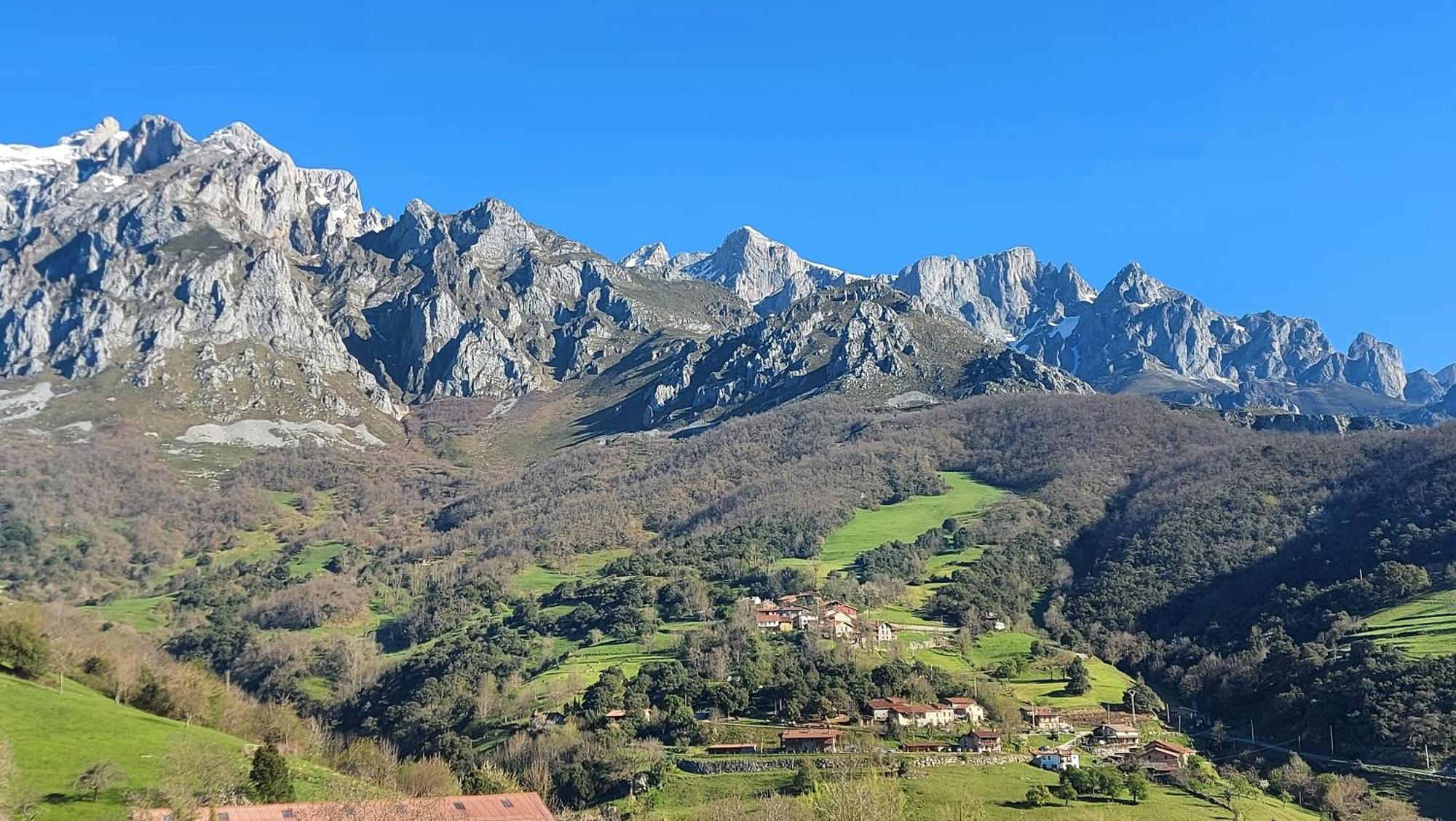 Rurales Picos De Redo * Camaleno