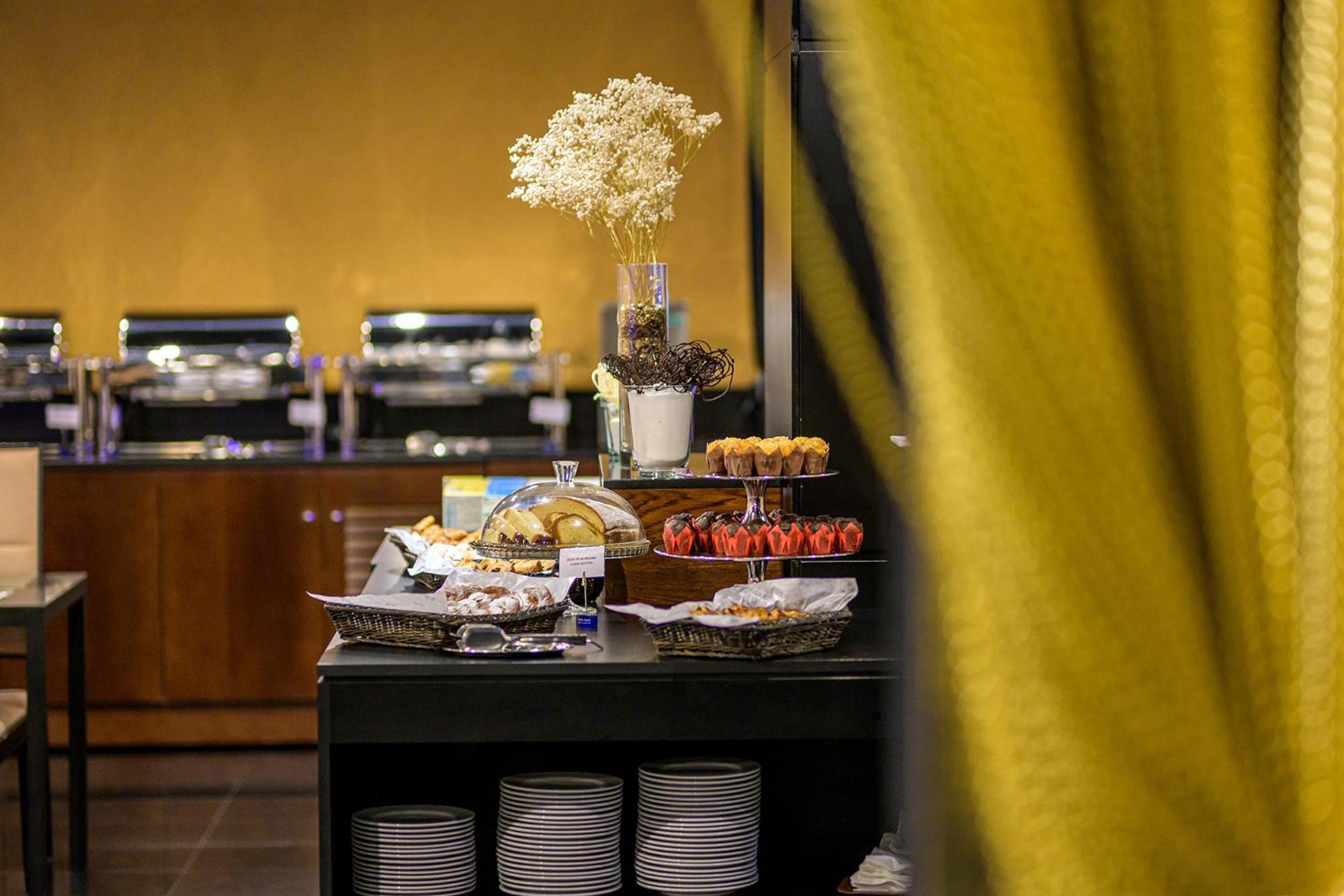 Nelva Hotel 4*