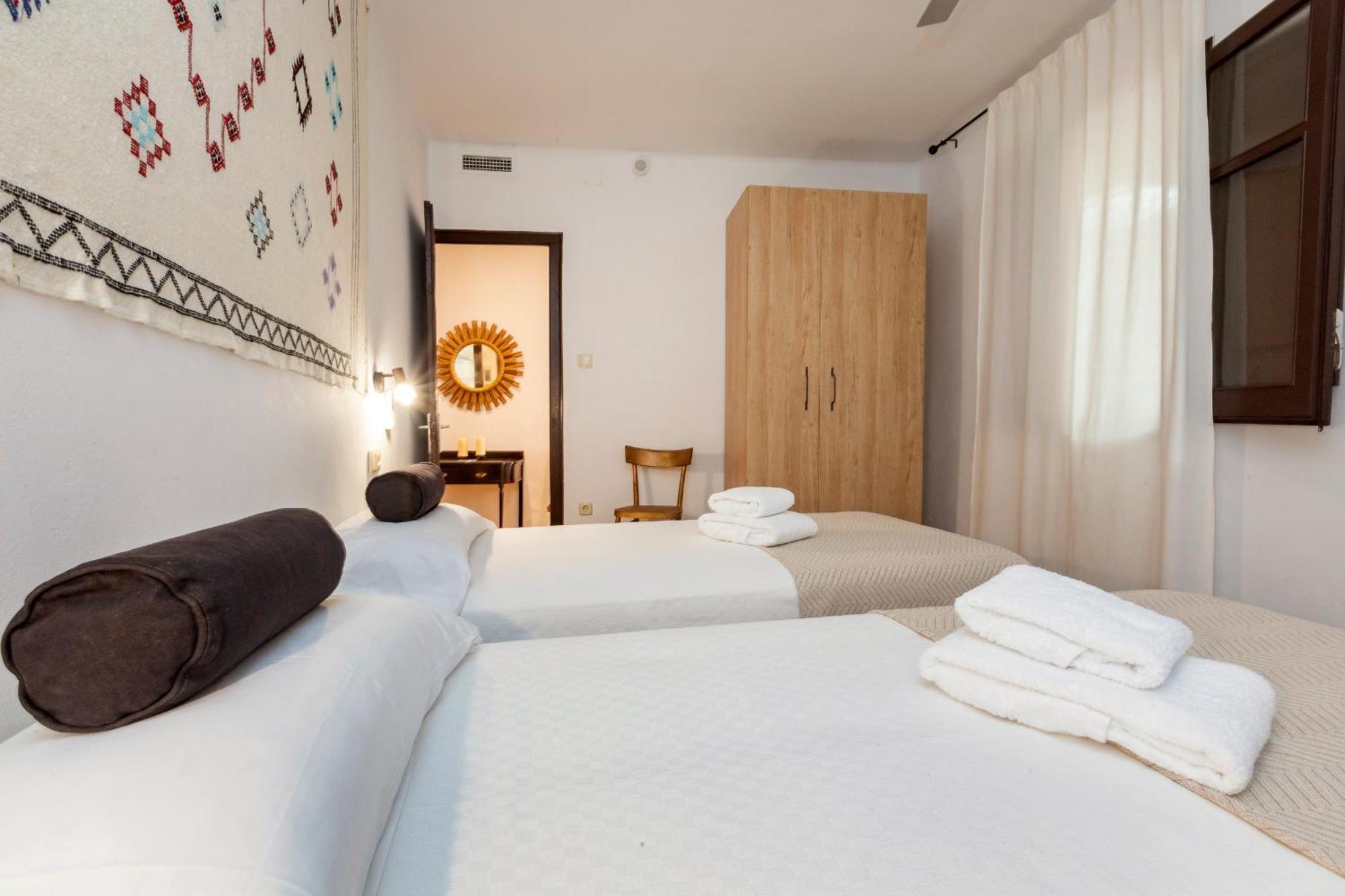 21 Sleeps Private Pool & Bbq Near Barcelona *