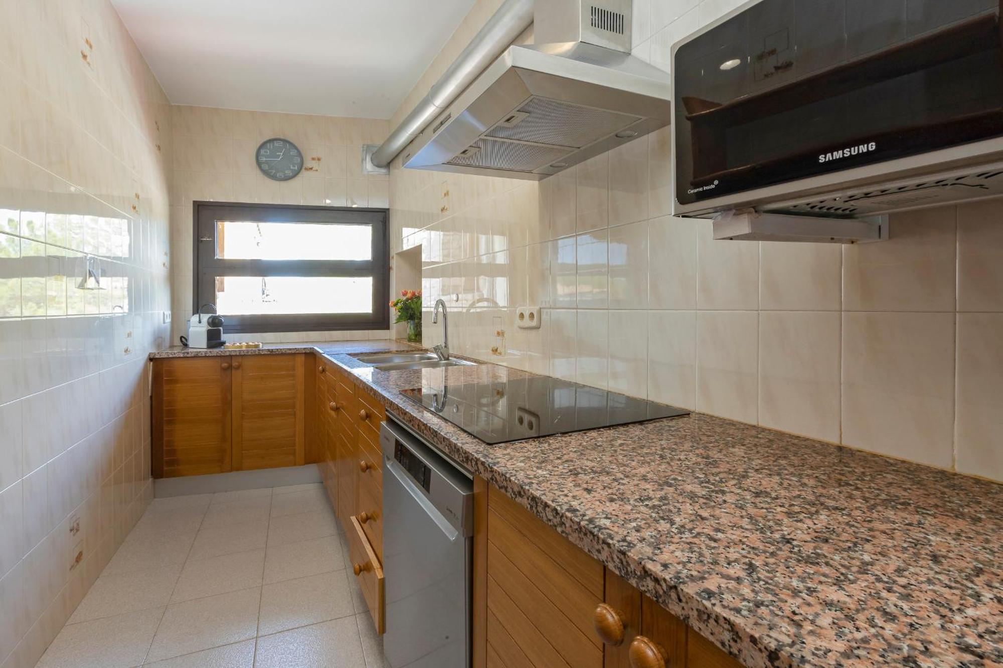 21 Sleeps Private Pool & Bbq Near Barcelona Villa *