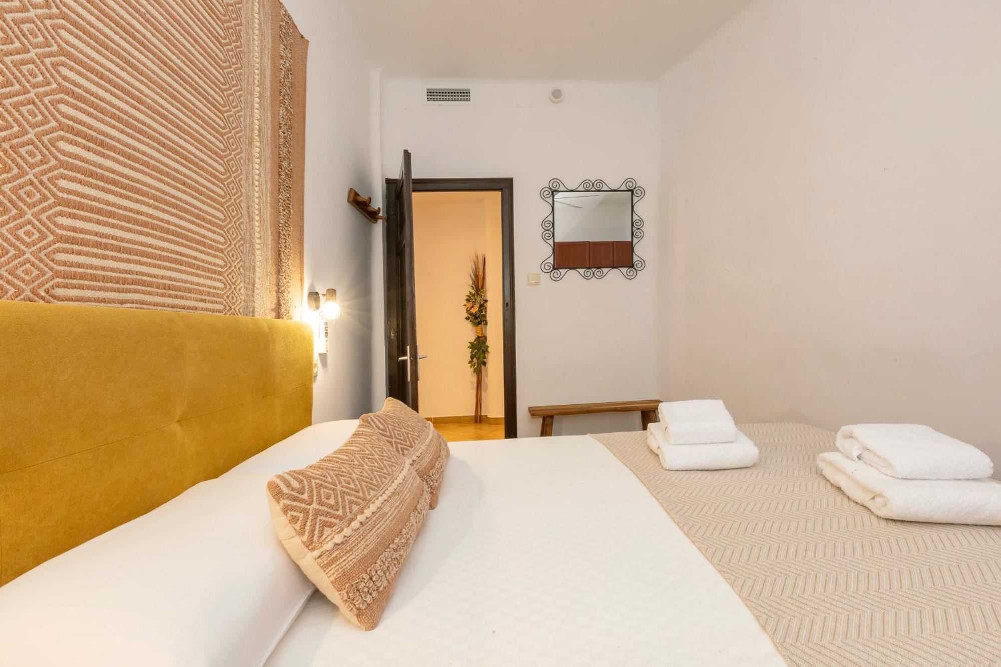 21 Sleeps Private Pool & Bbq Near Barcelona * Rocafort (Catalonia)