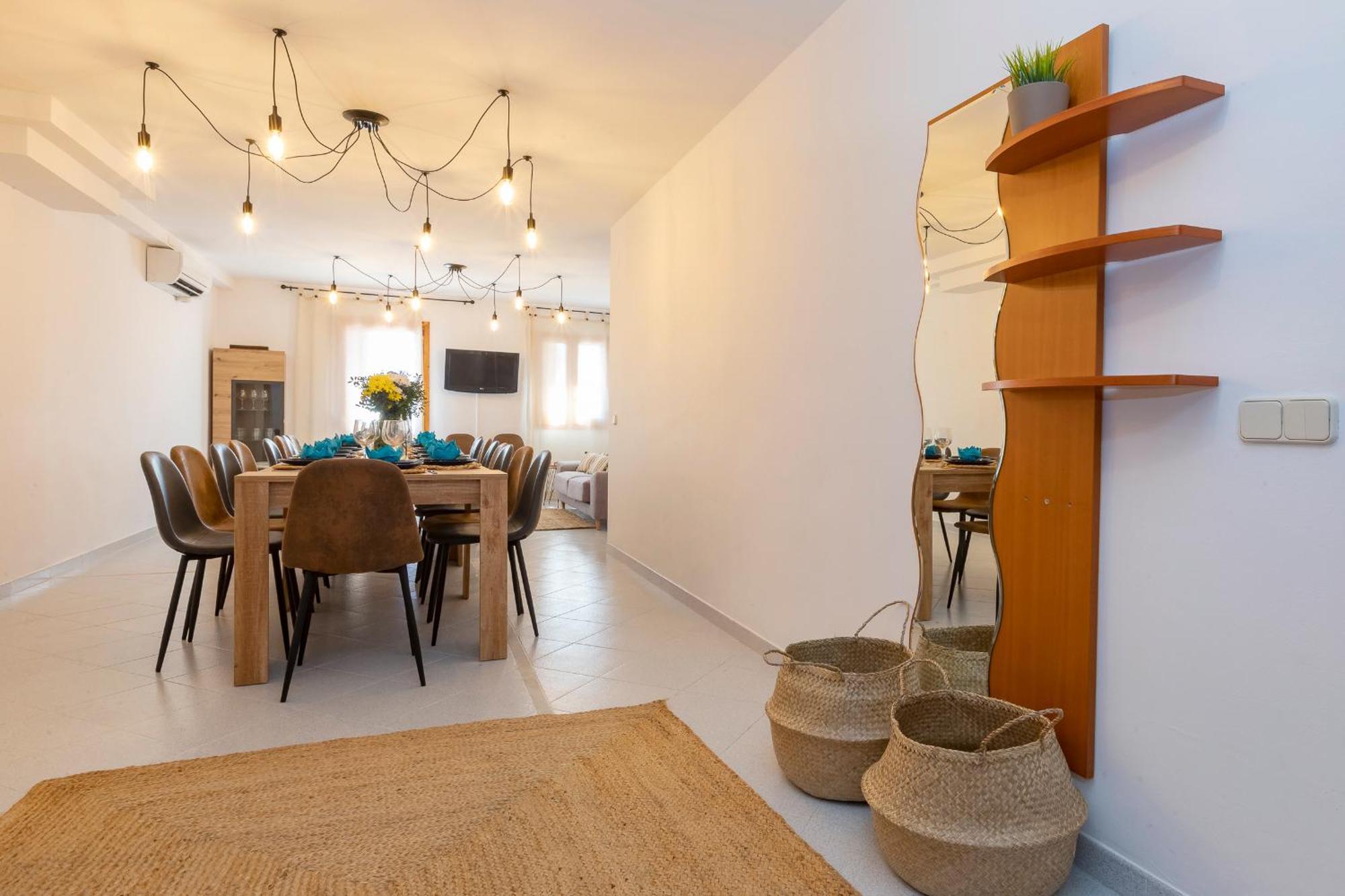 21 Sleeps Private Pool & Bbq Near Barcelona Rocafort (Catalonia)