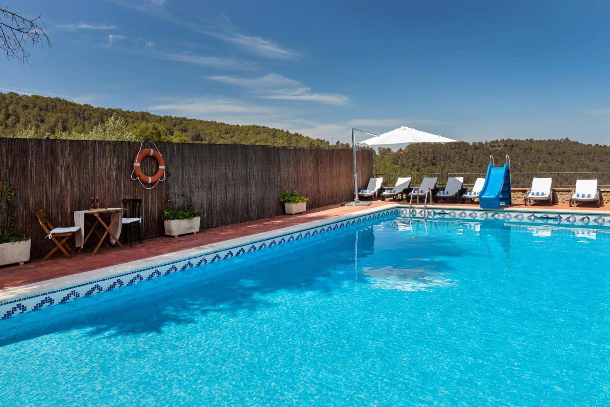 Villa 21 Sleeps Private Pool & Bbq Near Barcelona *