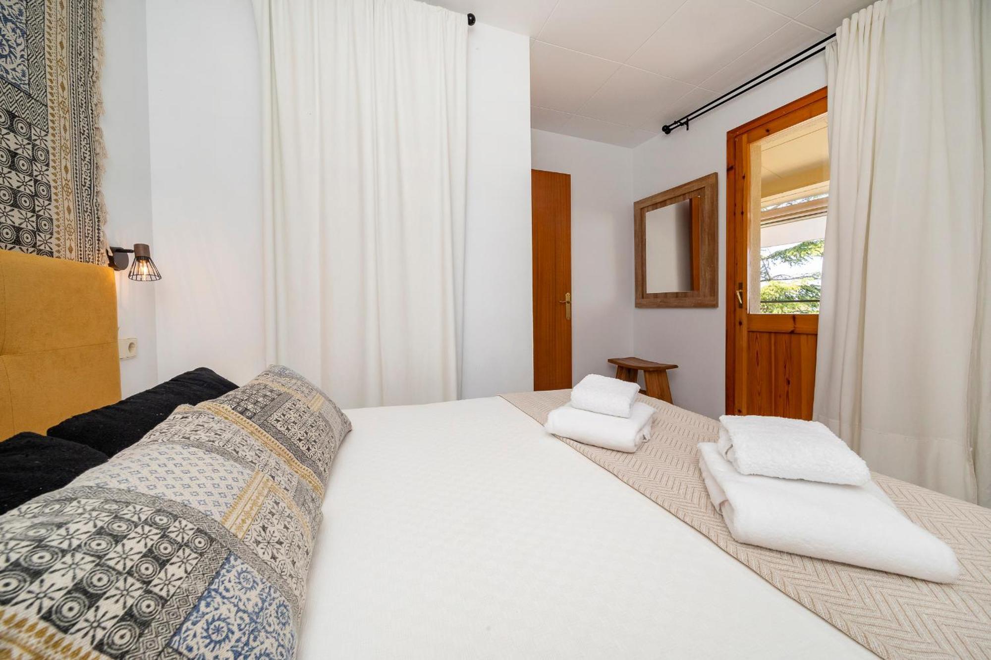 Villa 21 Sleeps Private Pool & Bbq Near Barcelona