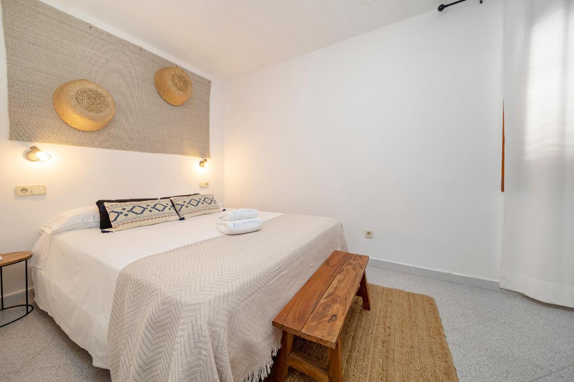 21 Sleeps Private Pool & Bbq Near Barcelona Rocafort (Catalonia)