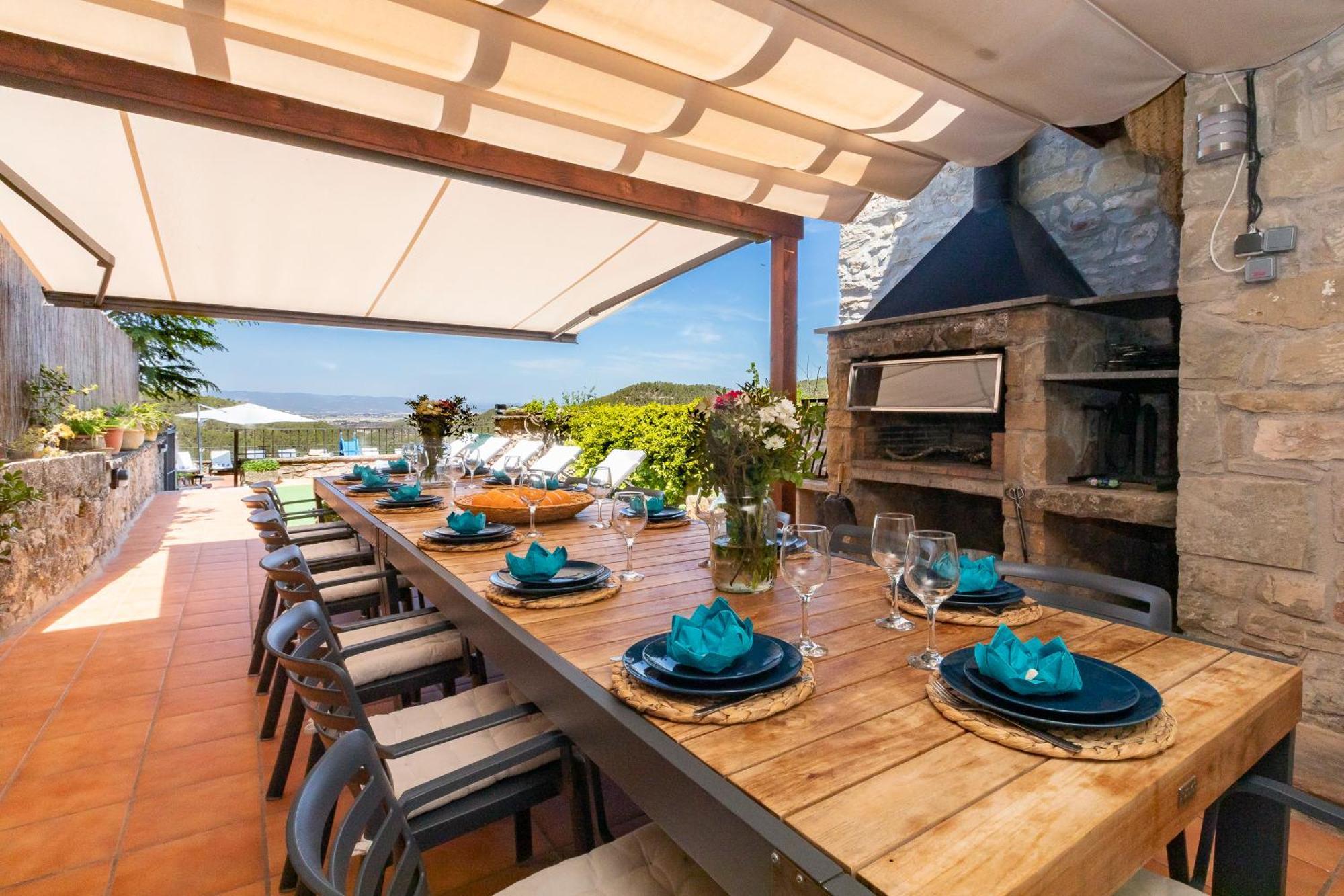 21 Sleeps Private Pool & Bbq Near Barcelona Villa *