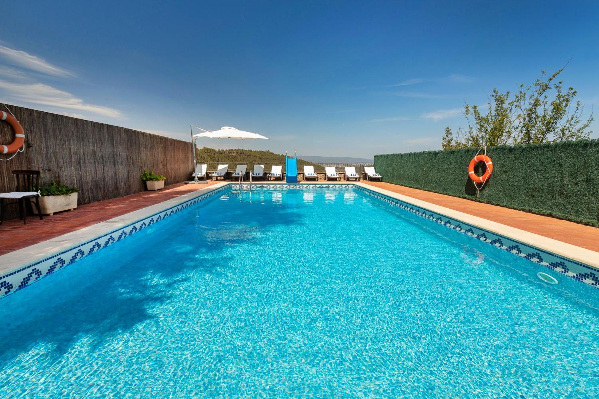 21 Sleeps Private Pool & Bbq Near Barcelona Rocafort (Catalonia)