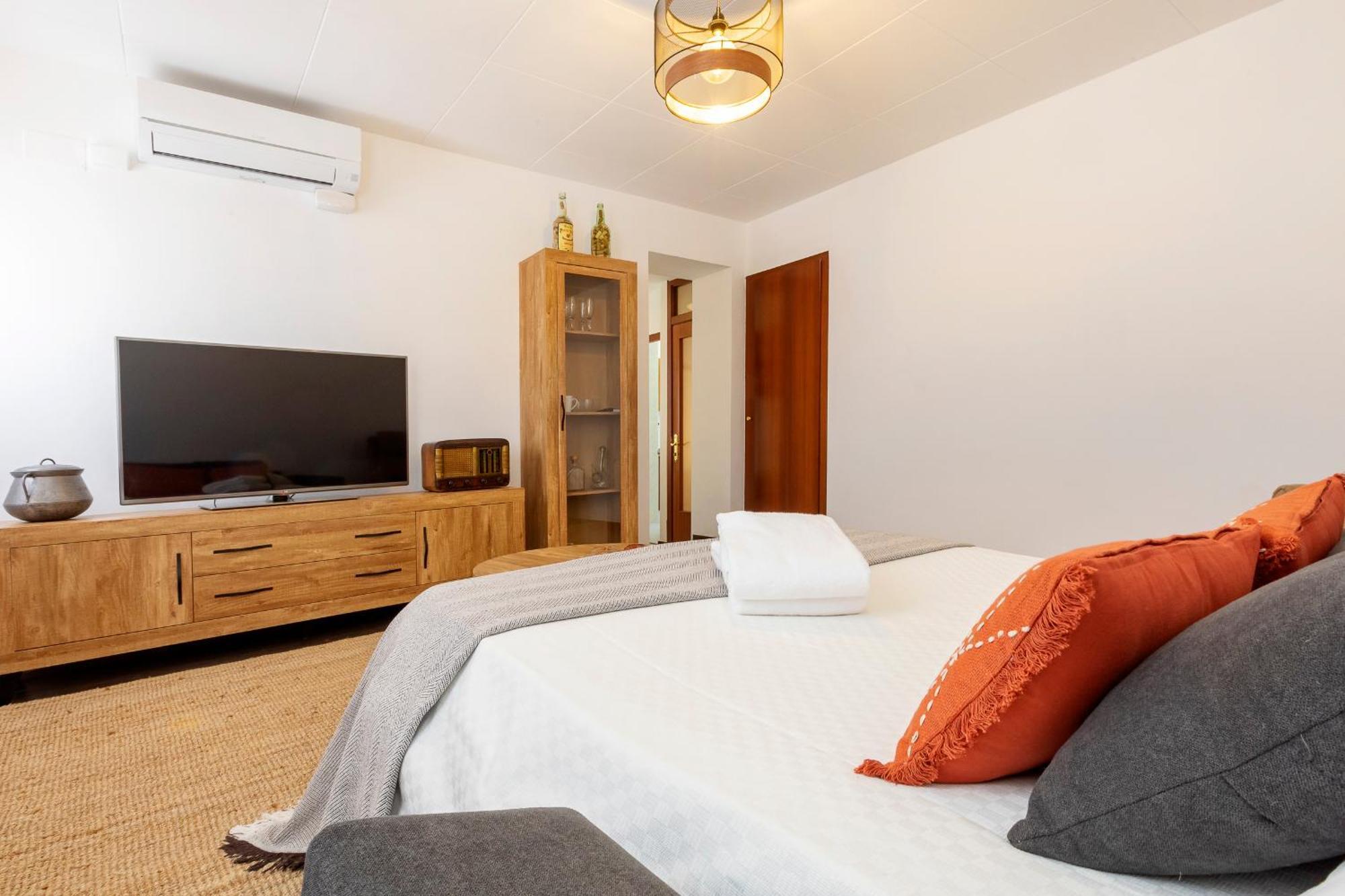 Villa 21 Sleeps Private Pool & Bbq Near Barcelona *