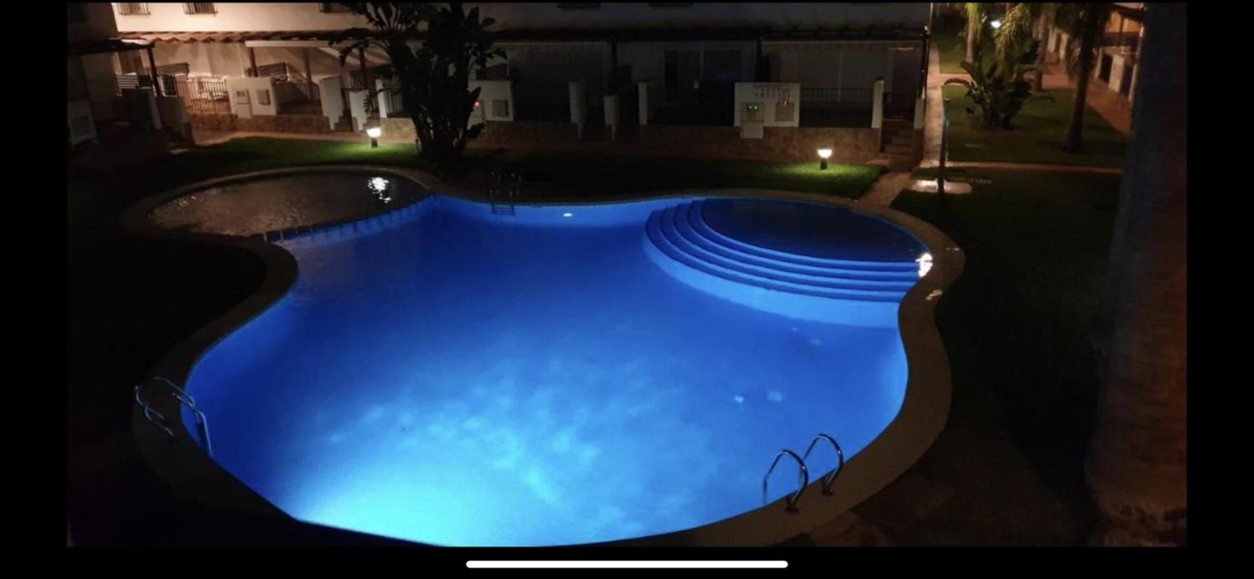 Сasa de vacaciones Encantadora Casa Con Piscina A 5 Min Playa Wifi