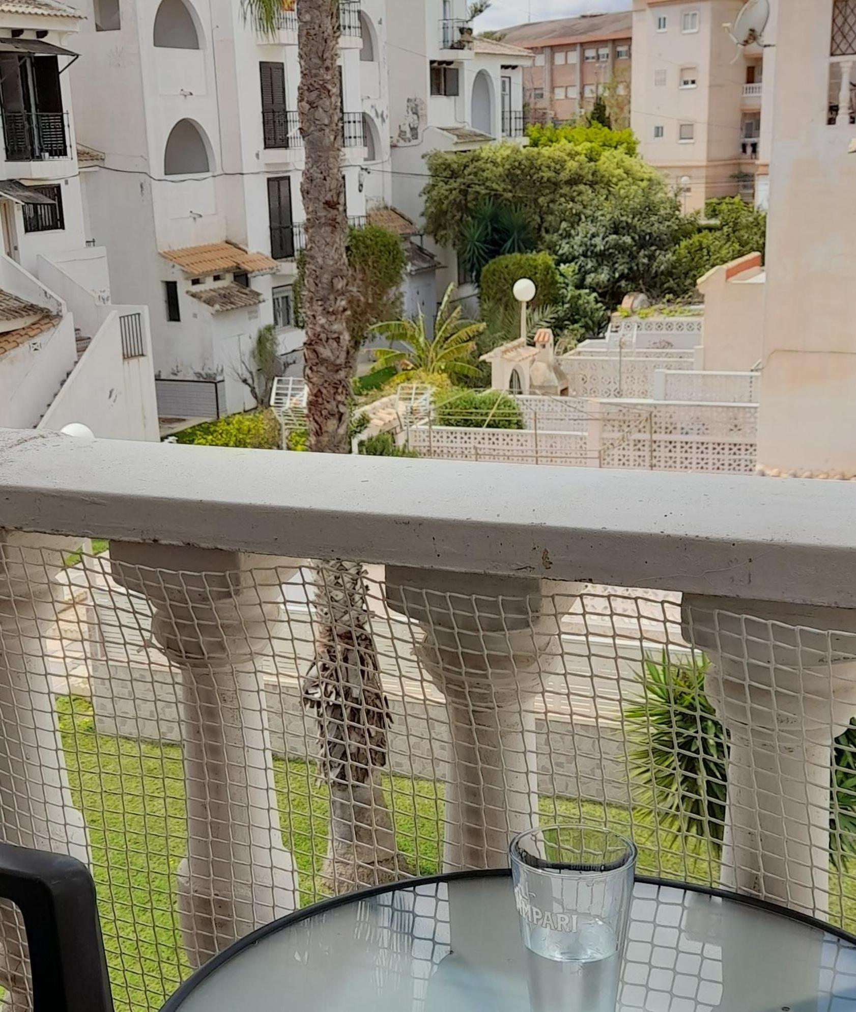 Locos With Balcony And Wi-fi * Torrevieja