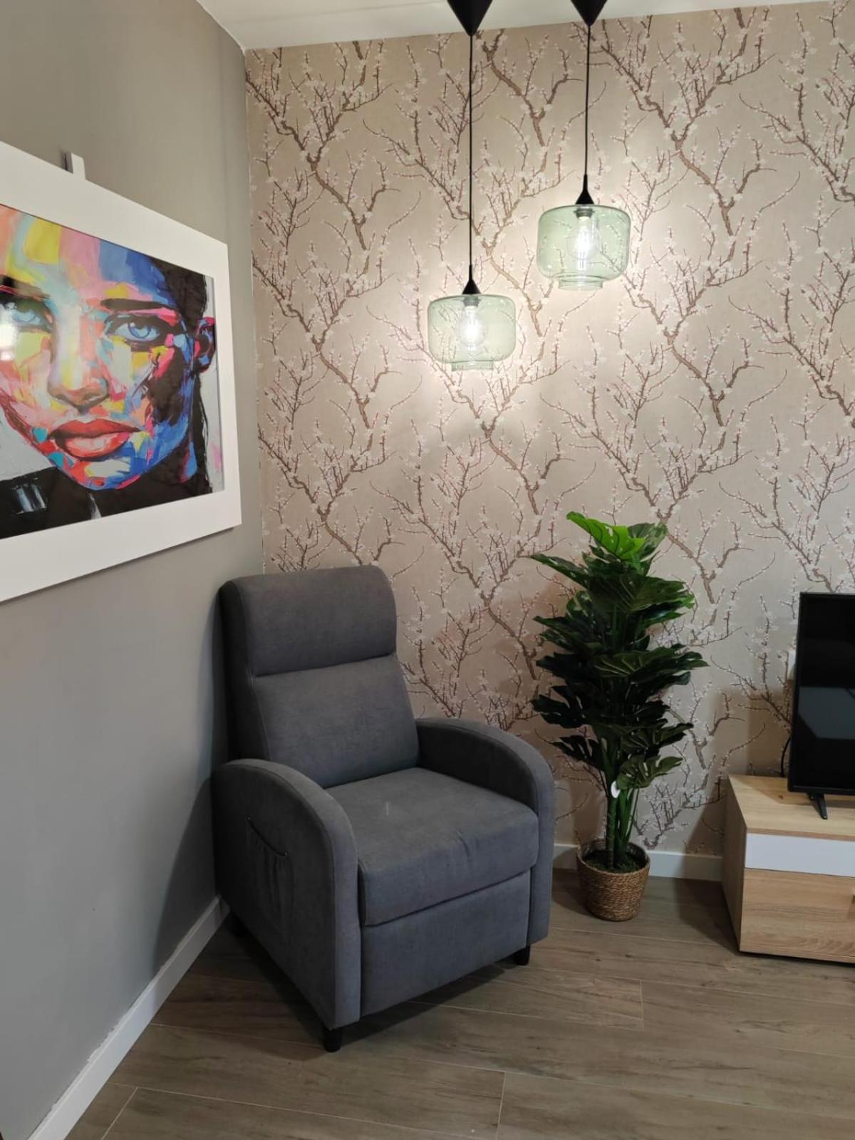 Urbanlux Recinto Ferial Apartment *
