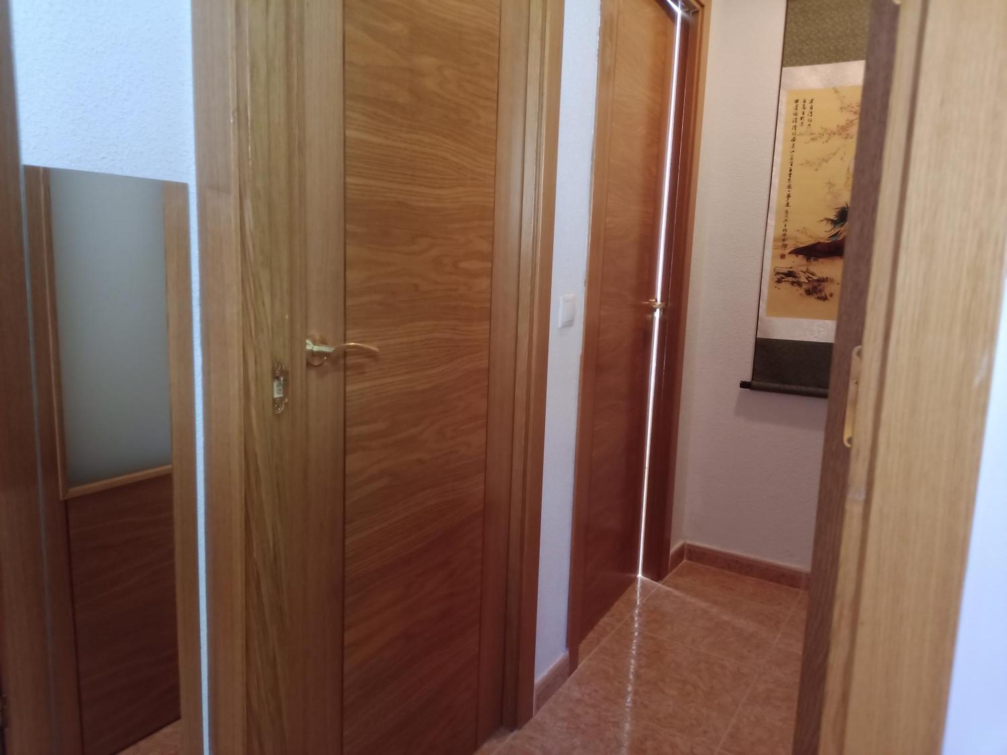 Piso de 2 dormitorios Madrid Centro Gran Vía - Plaza de España, el salón y 2 dormitorios tienen aire * Madrid