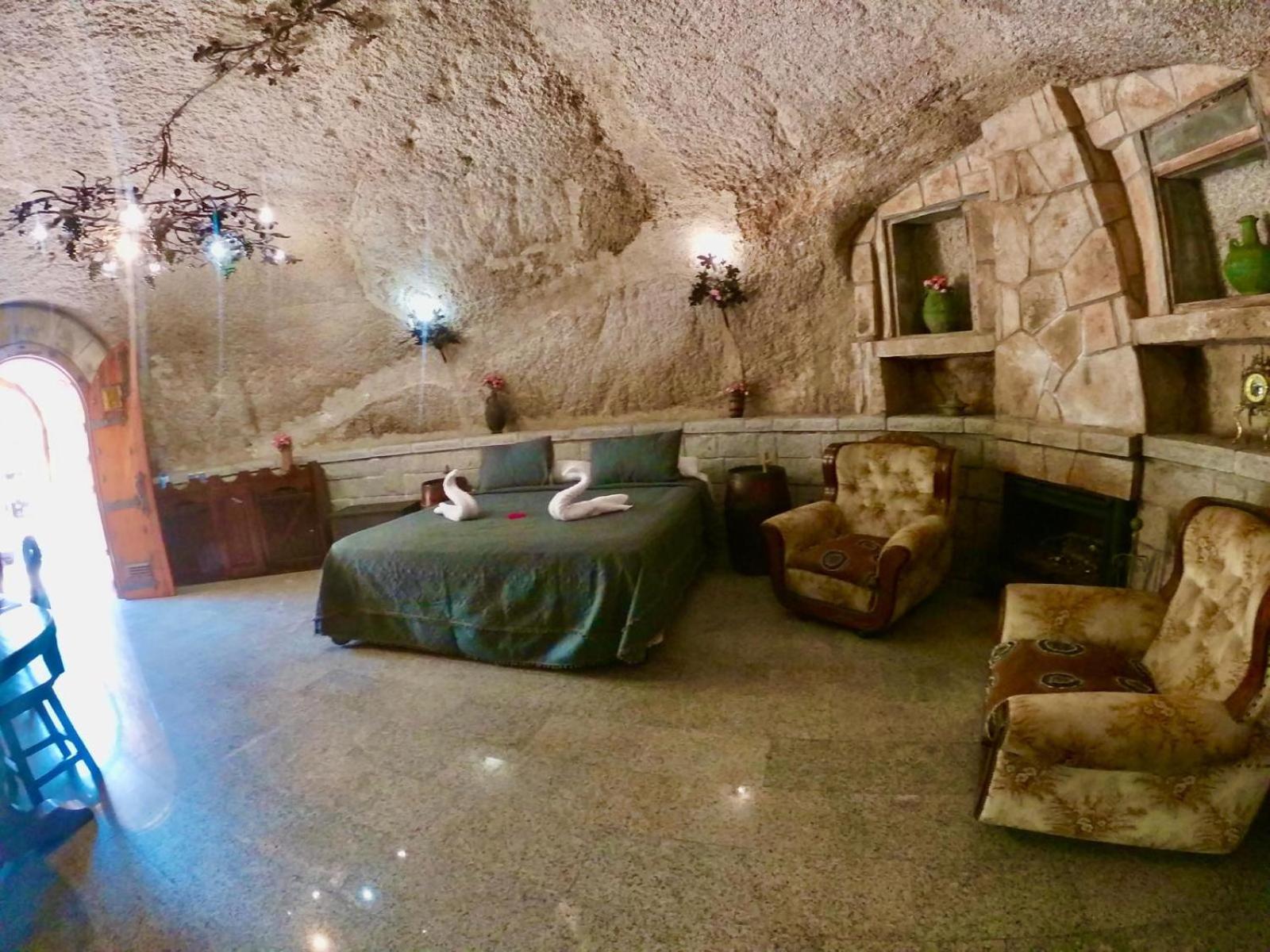 Cueva Romantica - Jacuzzi * La Cabrera