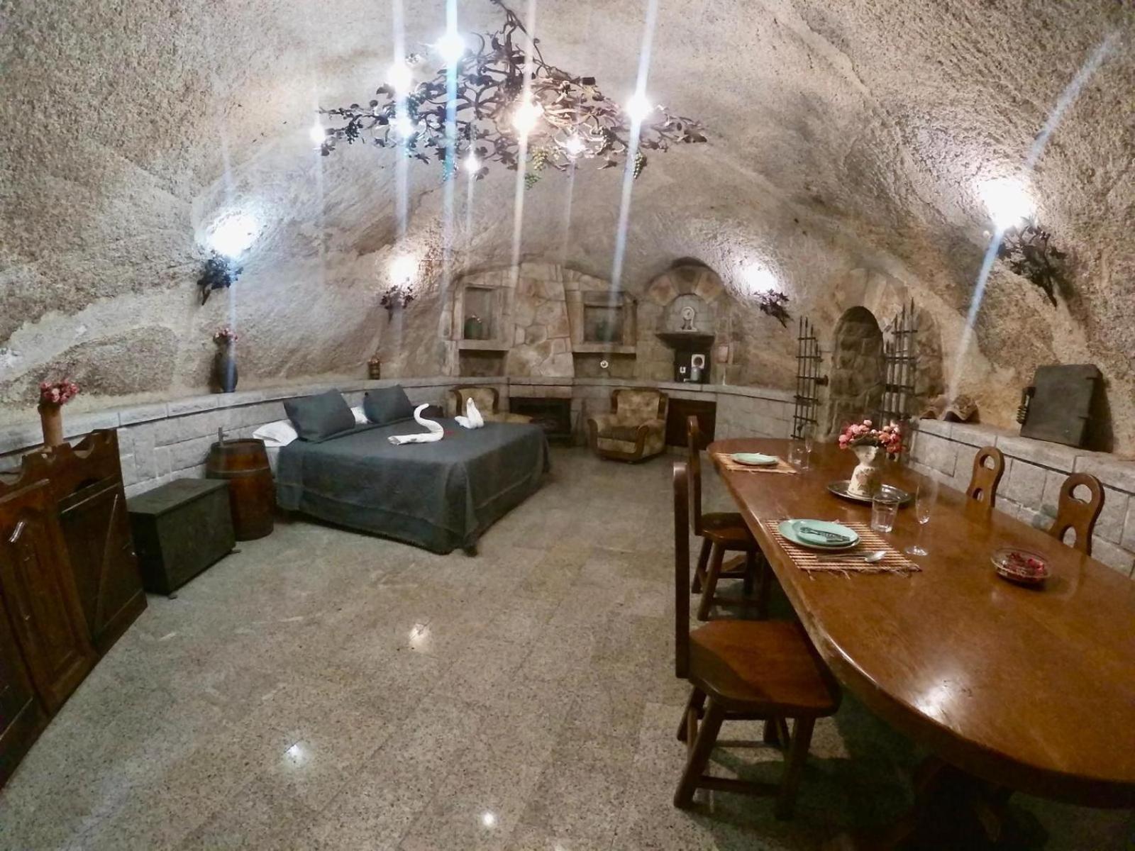 Cueva Romantica - Jacuzzi Apartamento