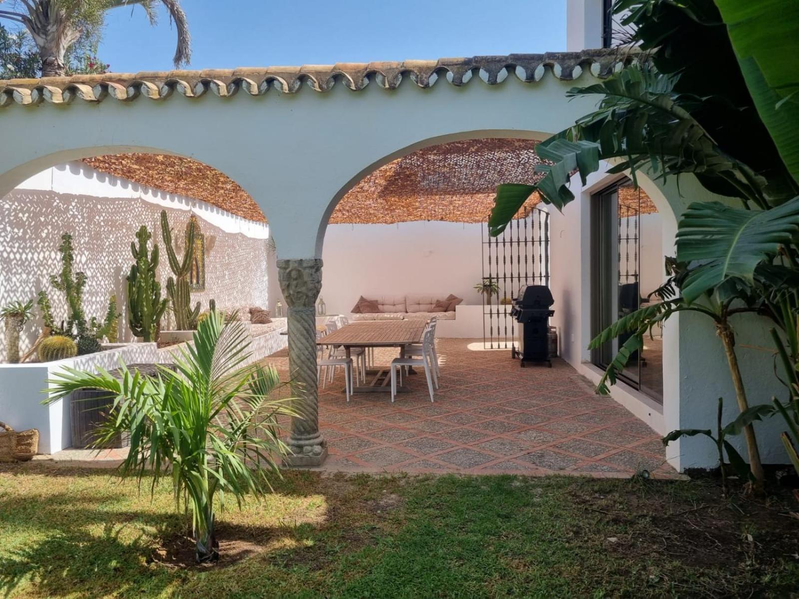 Bed & Breakfast In Eden Palm Pensión *