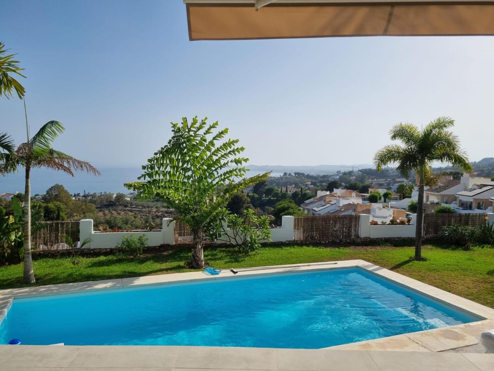 Bed & Breakfast In Eden Palm Pensión Benalmádena