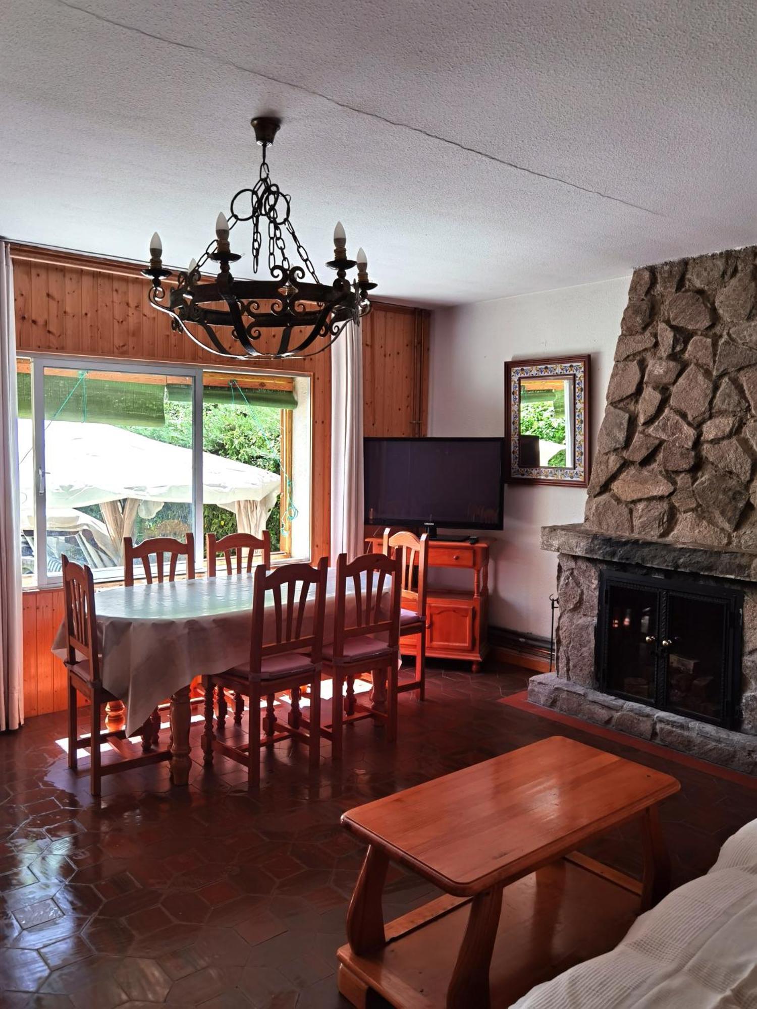 Chalet Entero Con Patio *