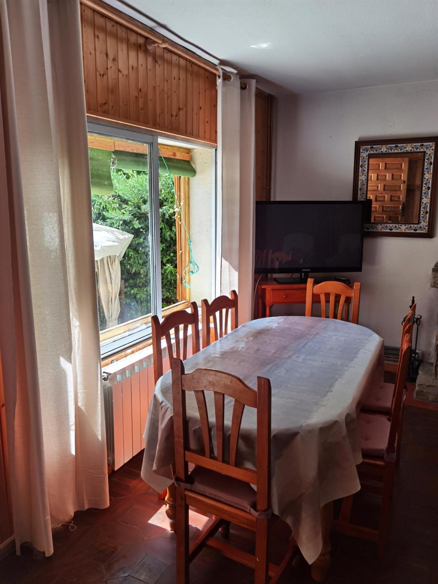 Chalet Entero Con Patio