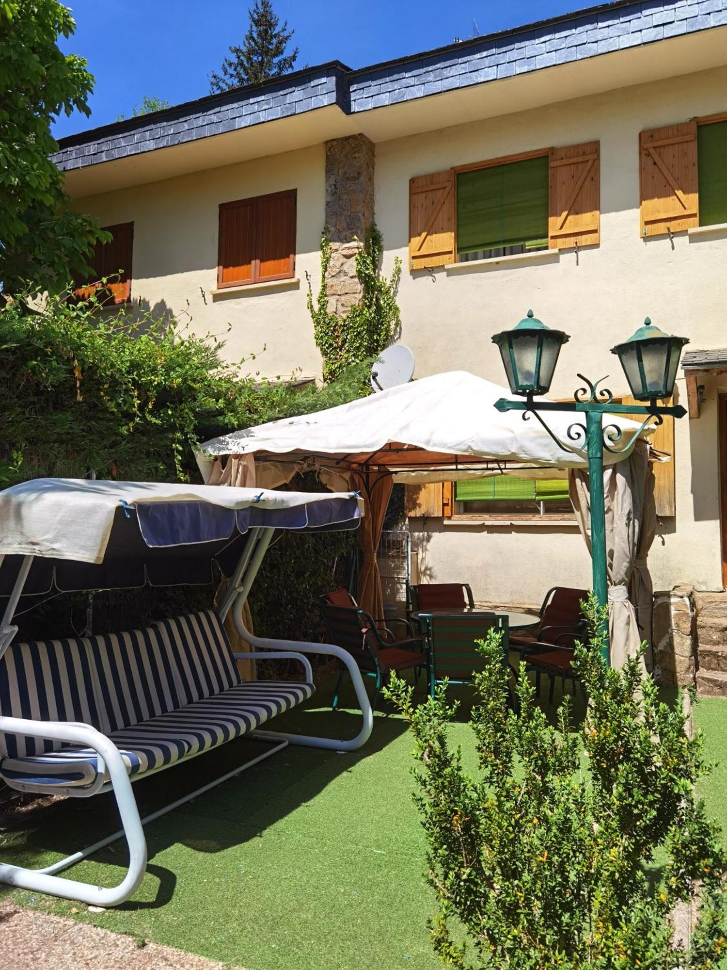 Holiday home Chalet Entero Con Patio Oteruelo Del Valle
