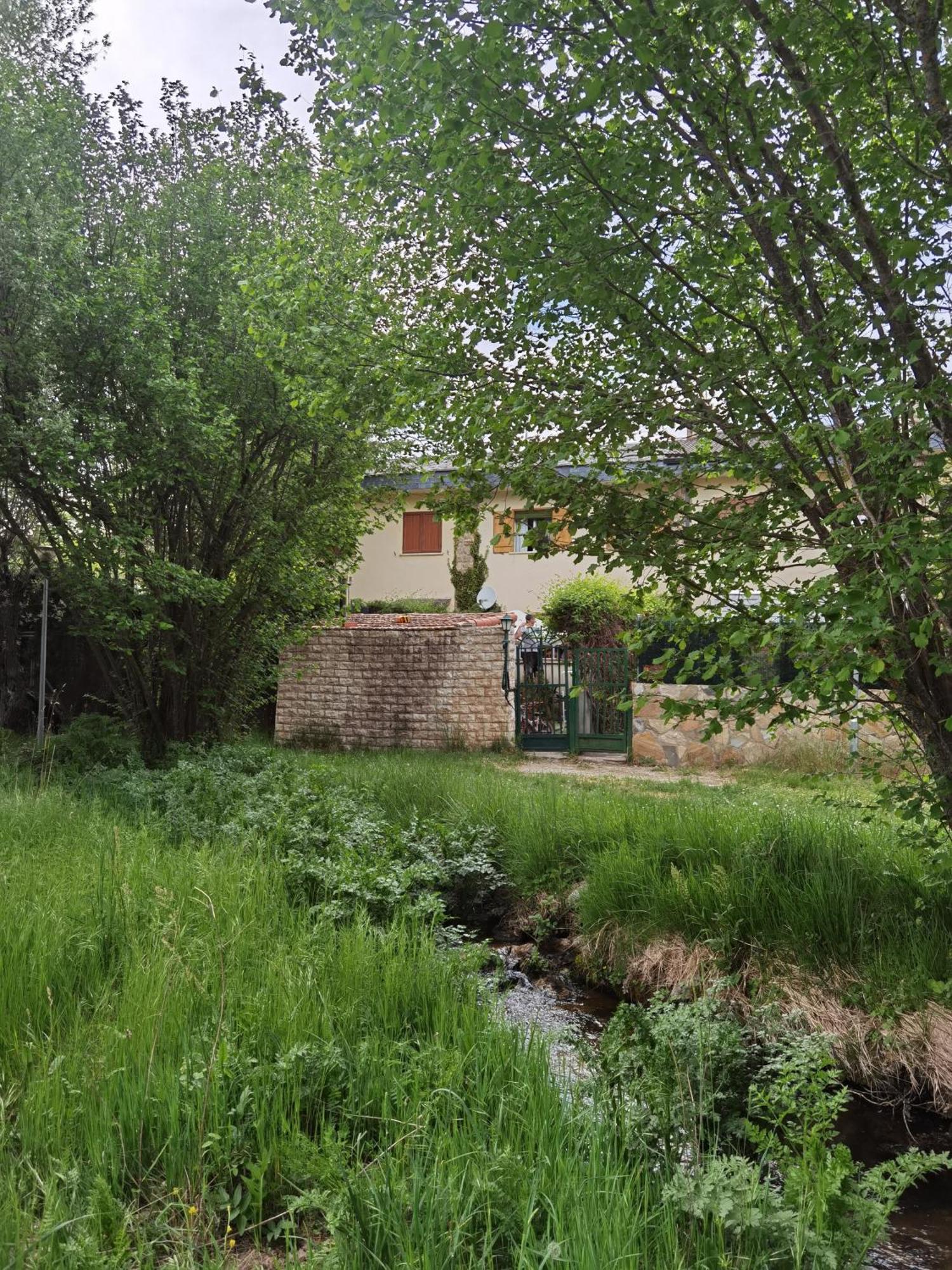 Chalet Entero Con Patio