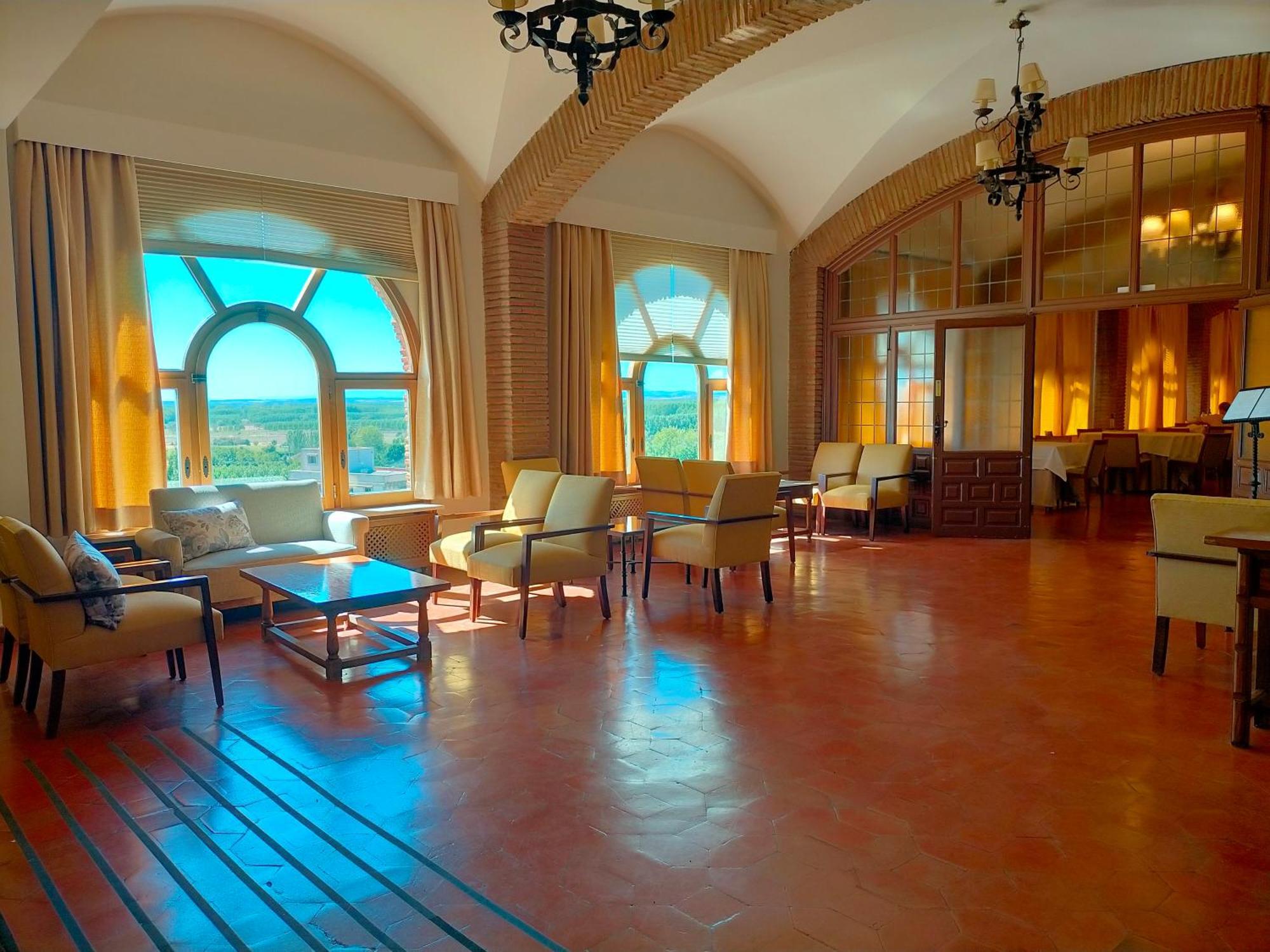 Hotel De 4*