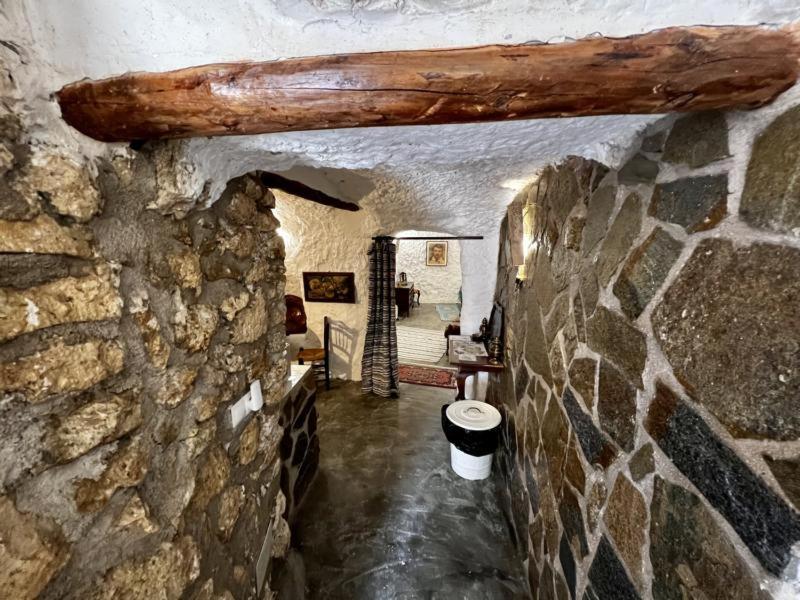 Cuevas La Veranda * Orce