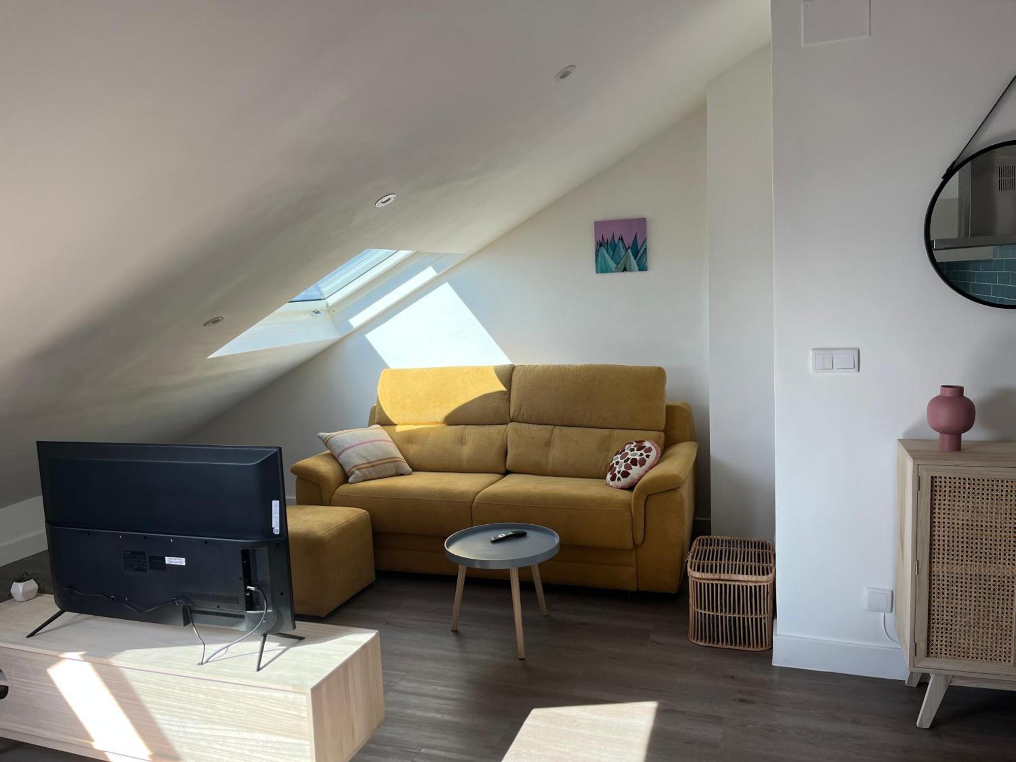 Atico Con Vistas En * Raxo